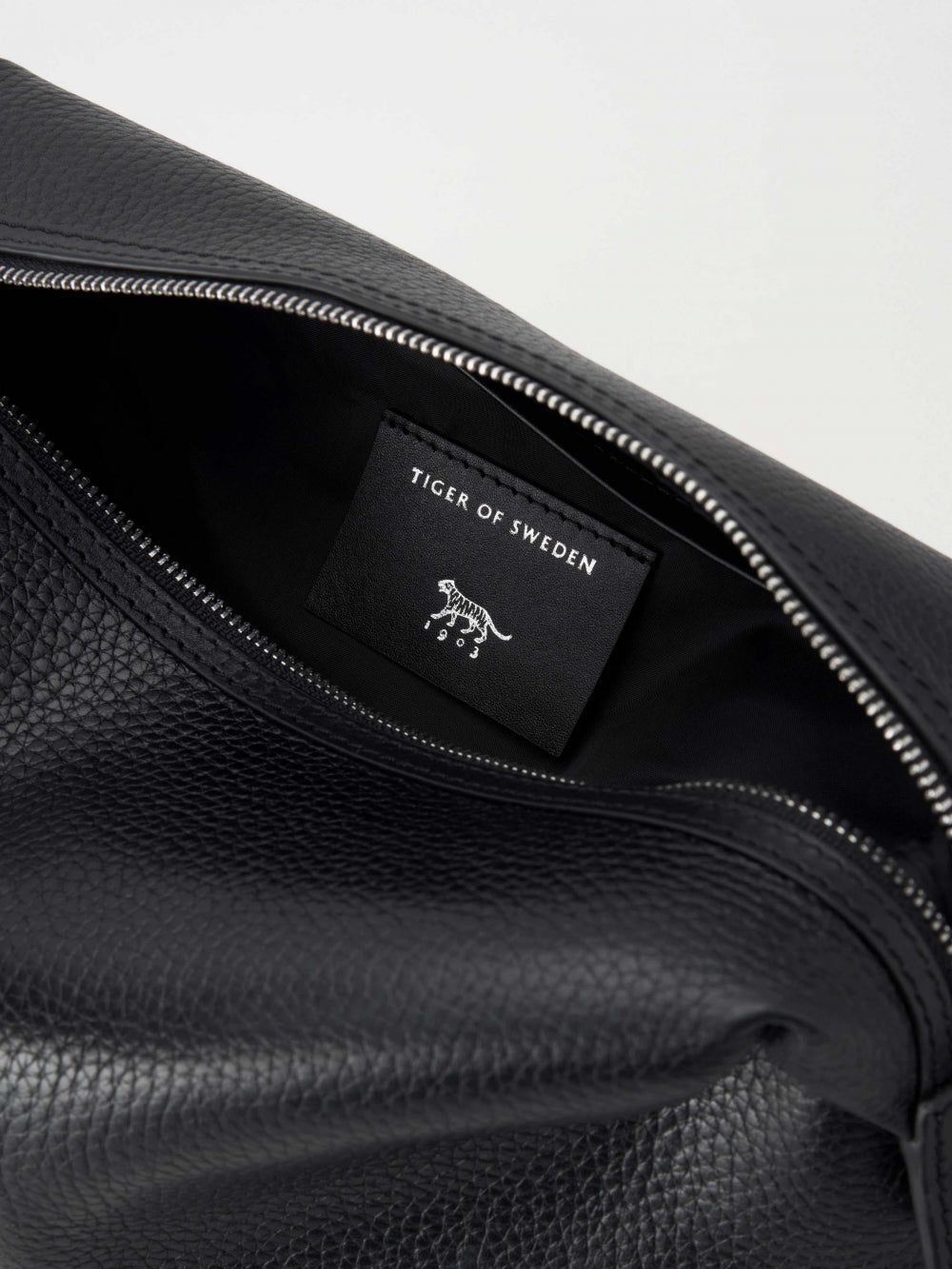 Aniyah toilet bag