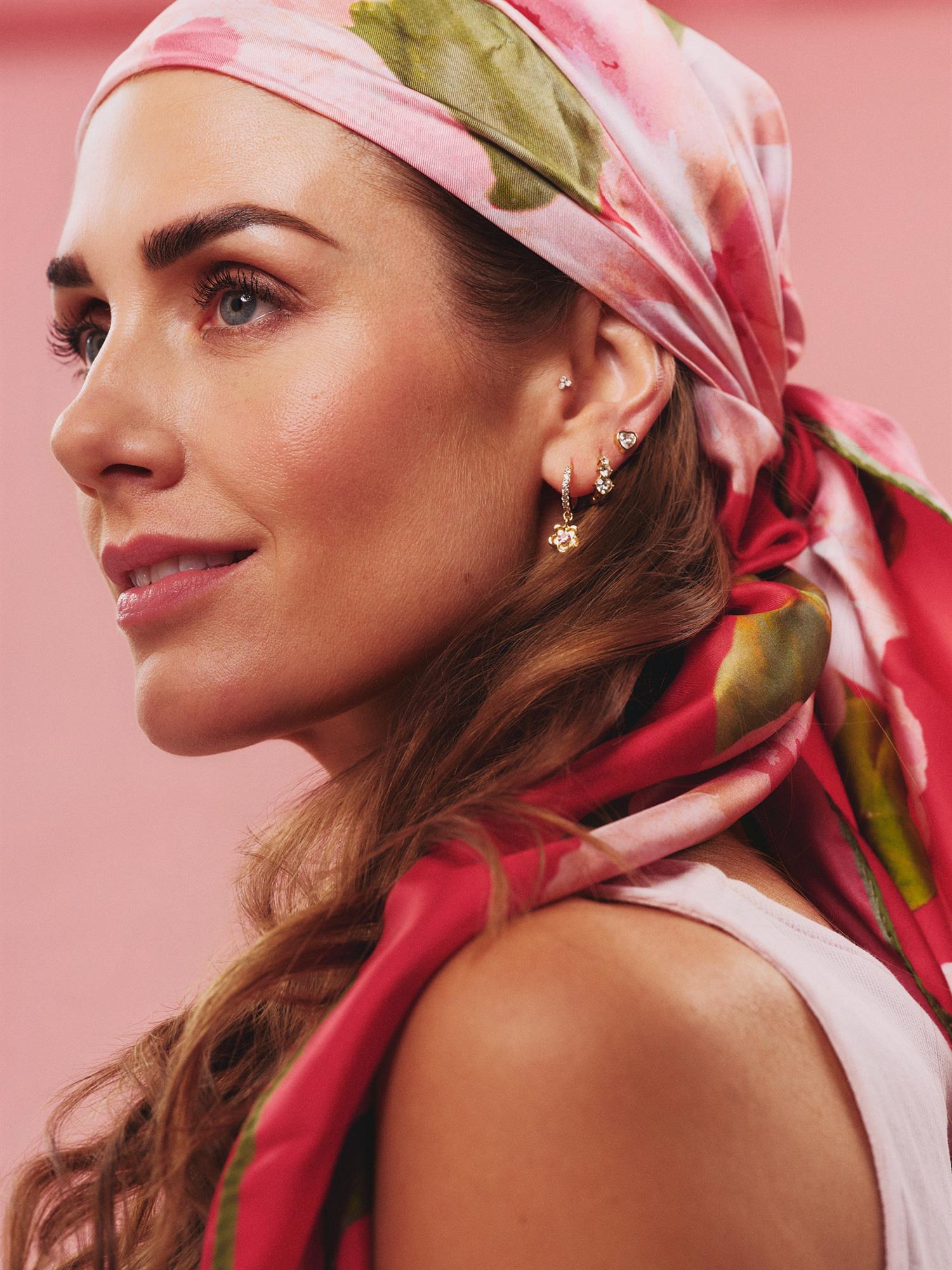 Sweet Petal Earrings Gold Tone Damli