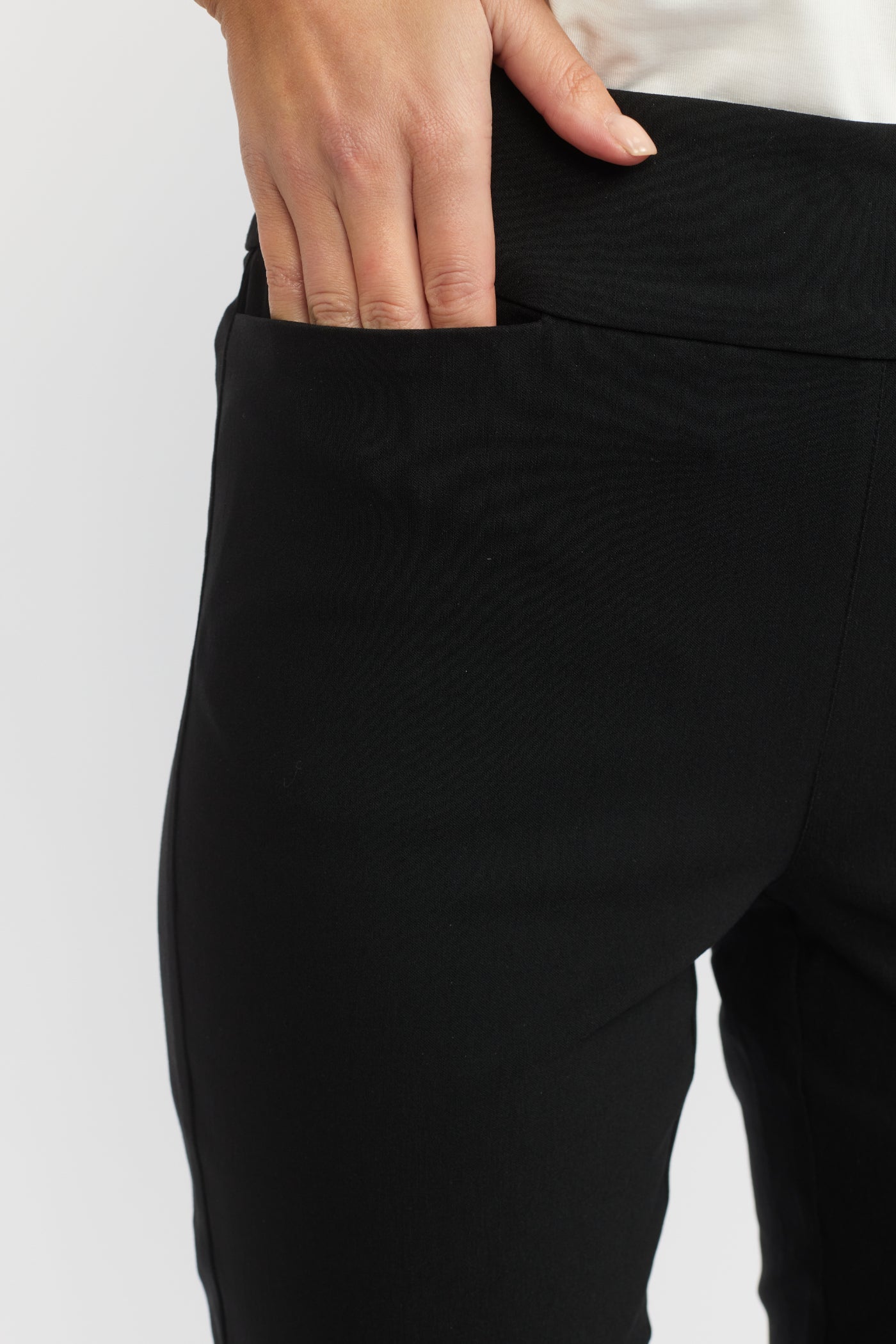 Nilda Pant Black