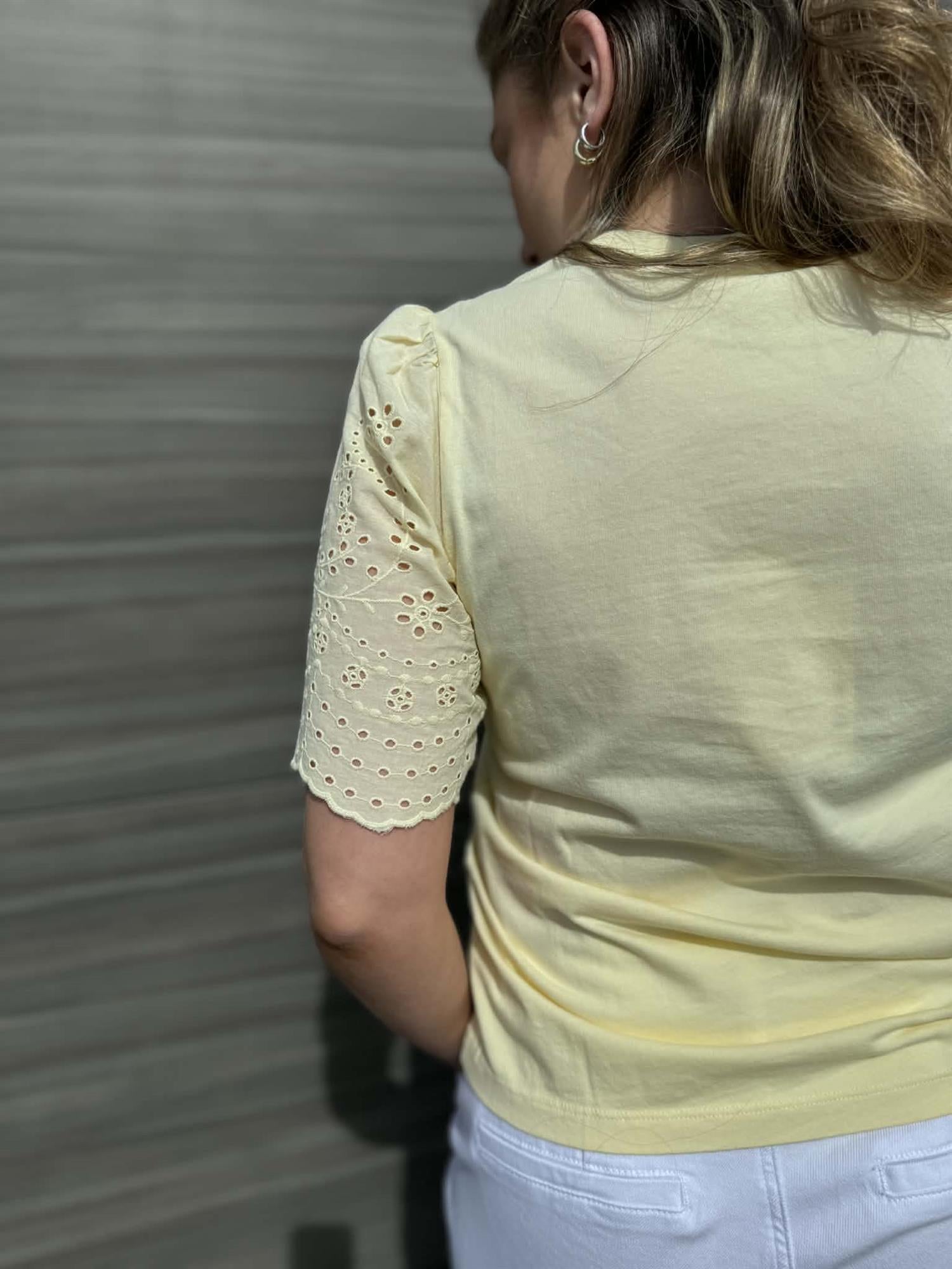 Yaslex Ss Top W. Emb Sleeves S. Noos