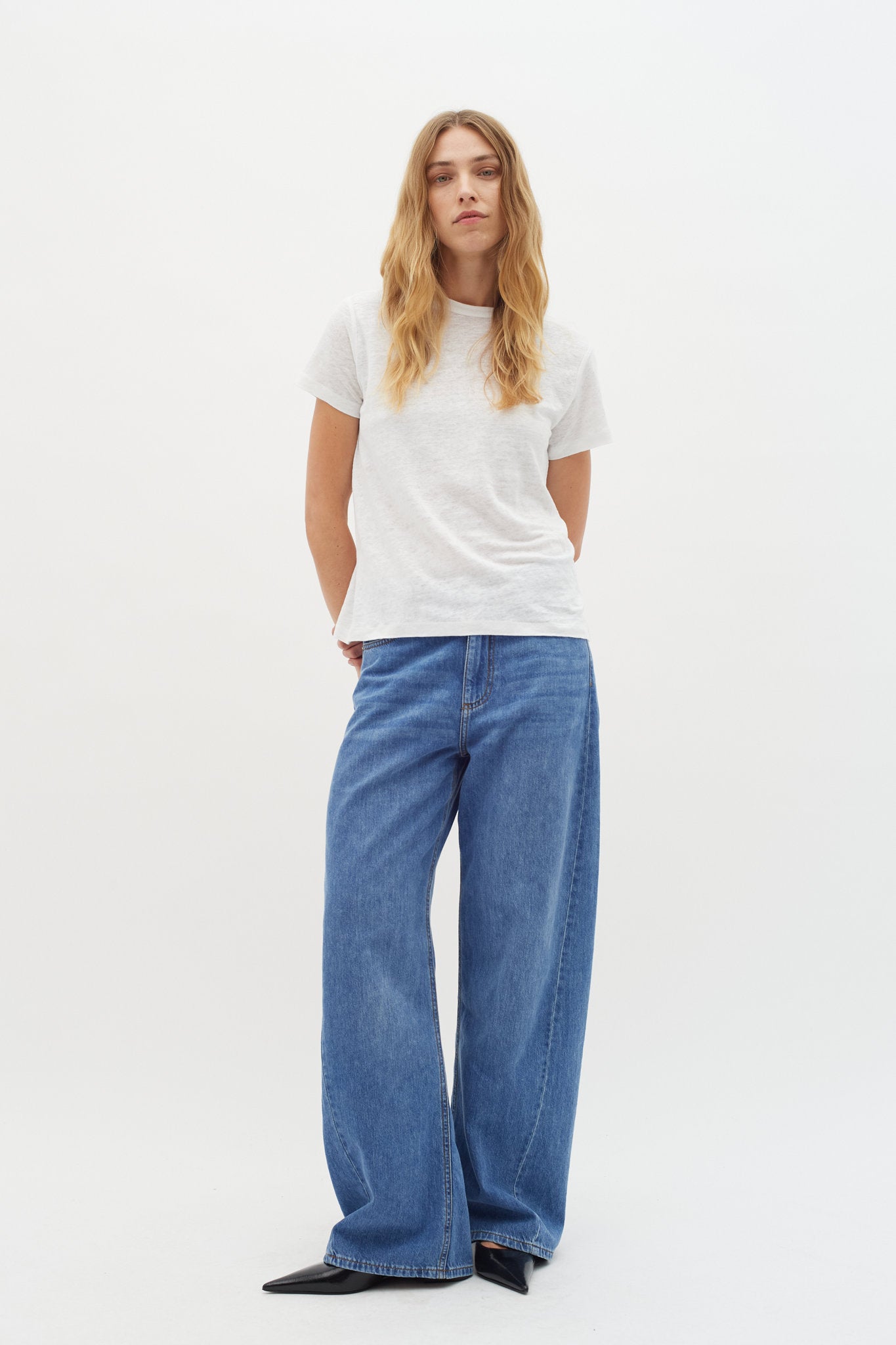 Alma T-shirt Pure White