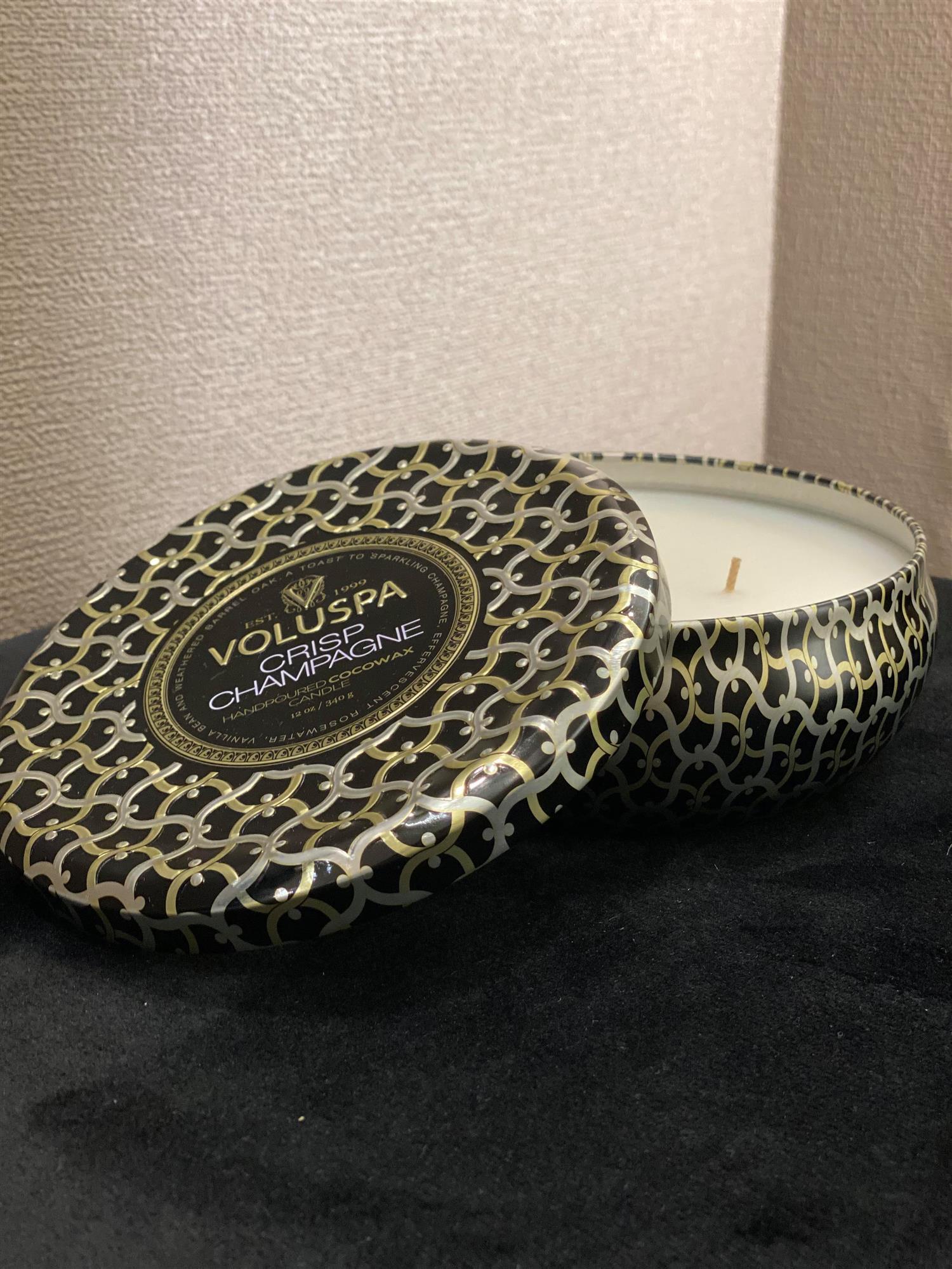 3-wick Candle Dec. Tin 40tim crisp champagne