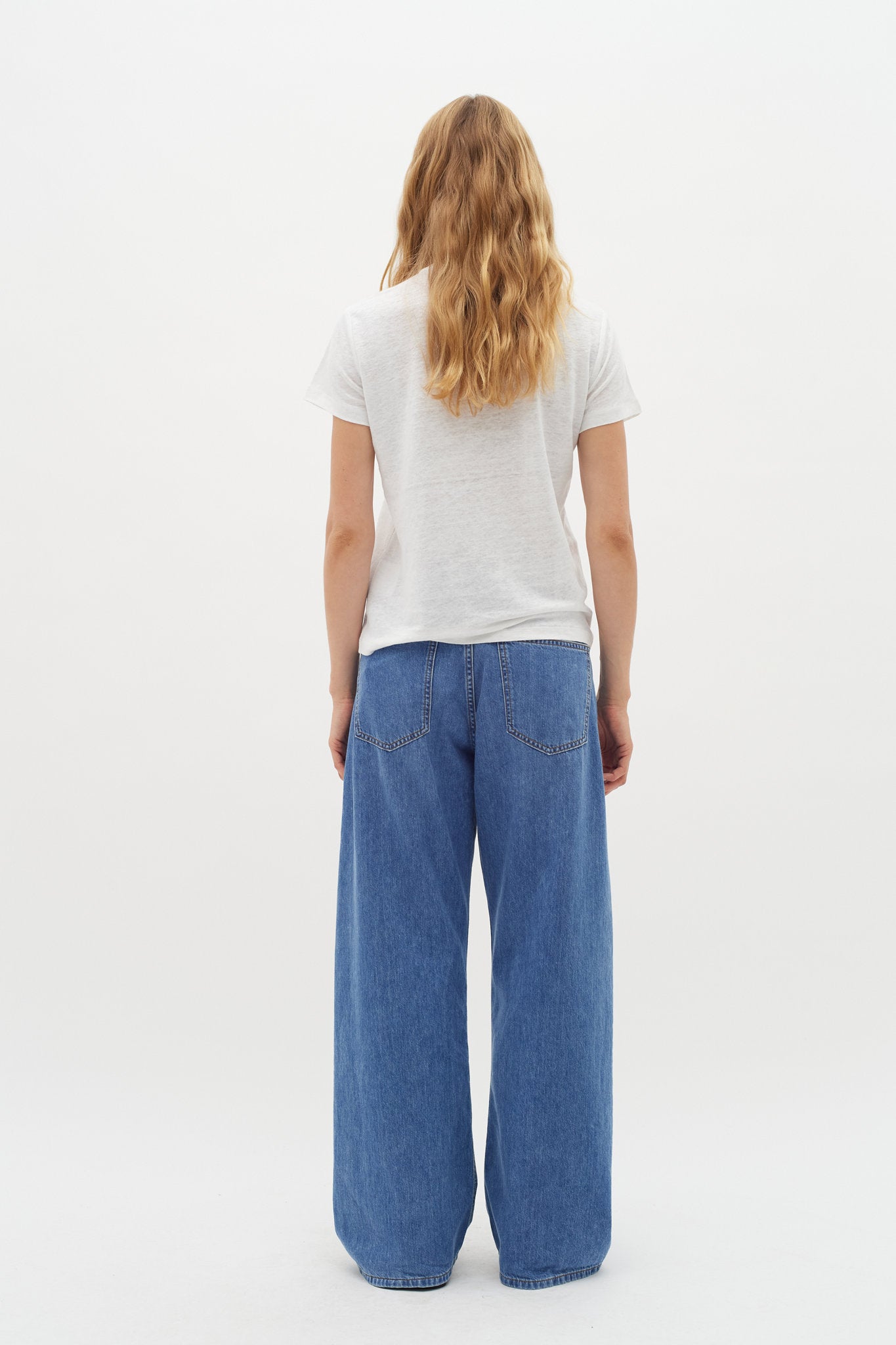 Alma T-shirt Pure White
