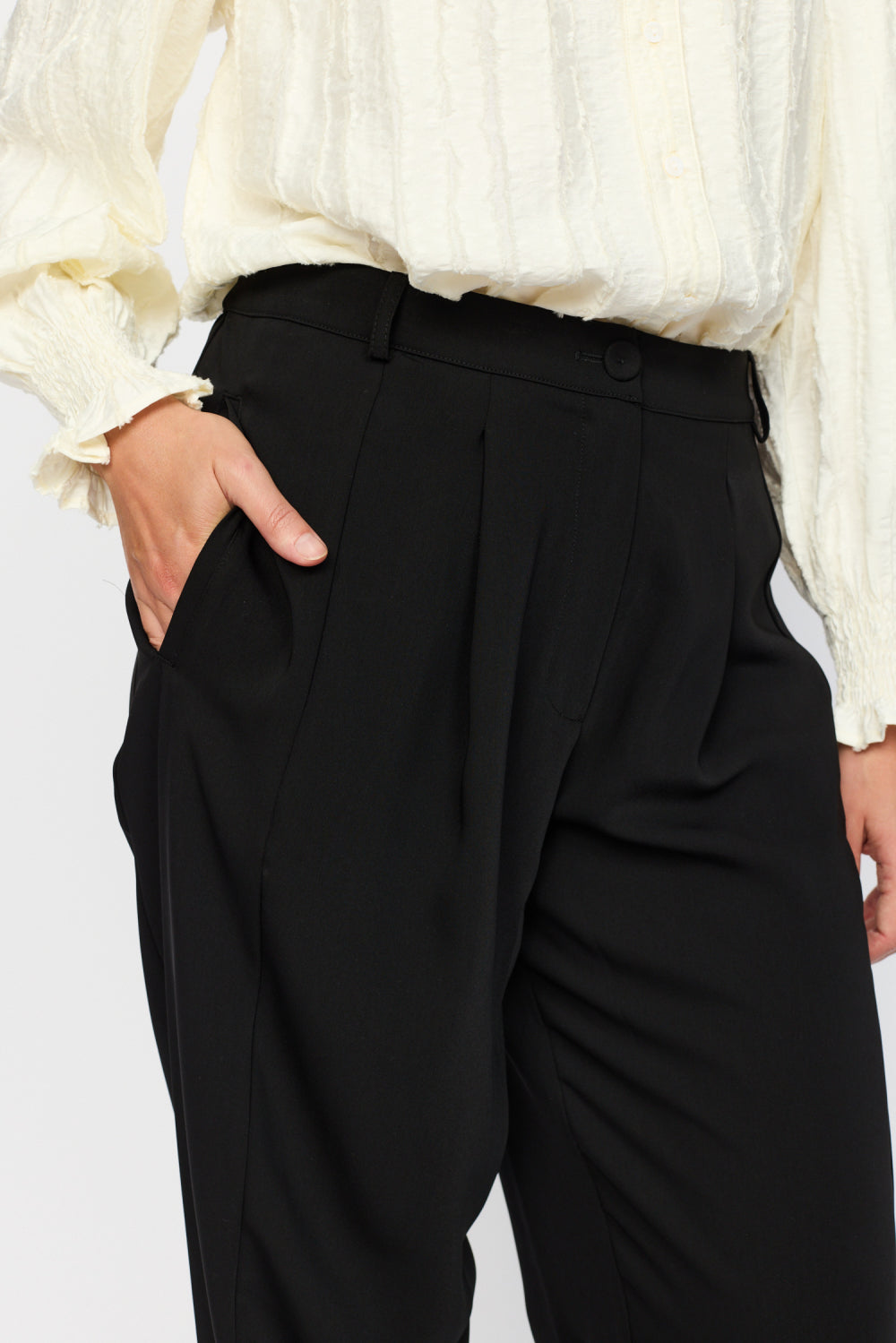 Olea Pants Black