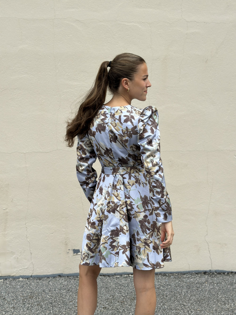 Tailored Satin Belt Wallpaper