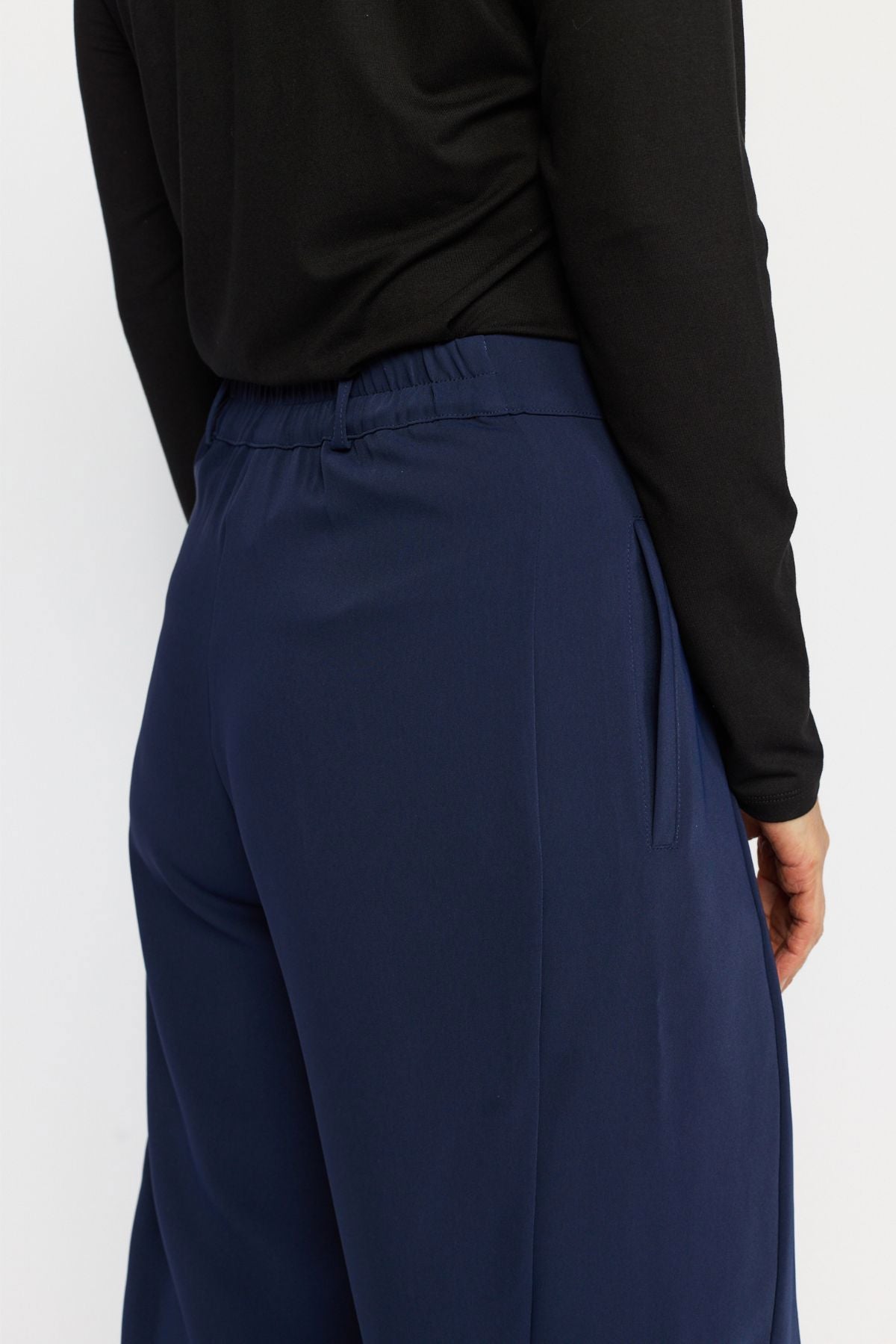 Olea Navy