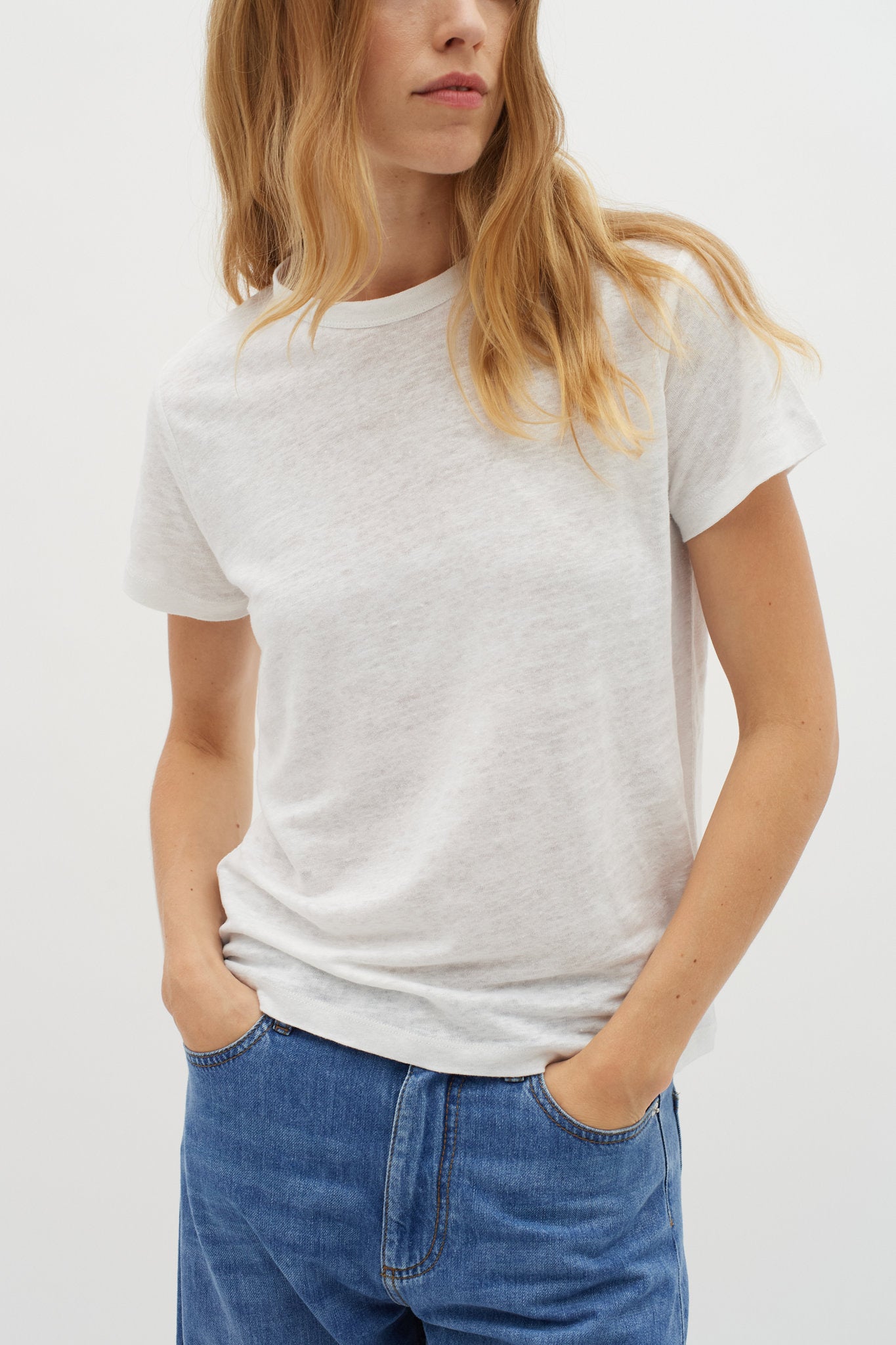 Alma T-shirt Pure White