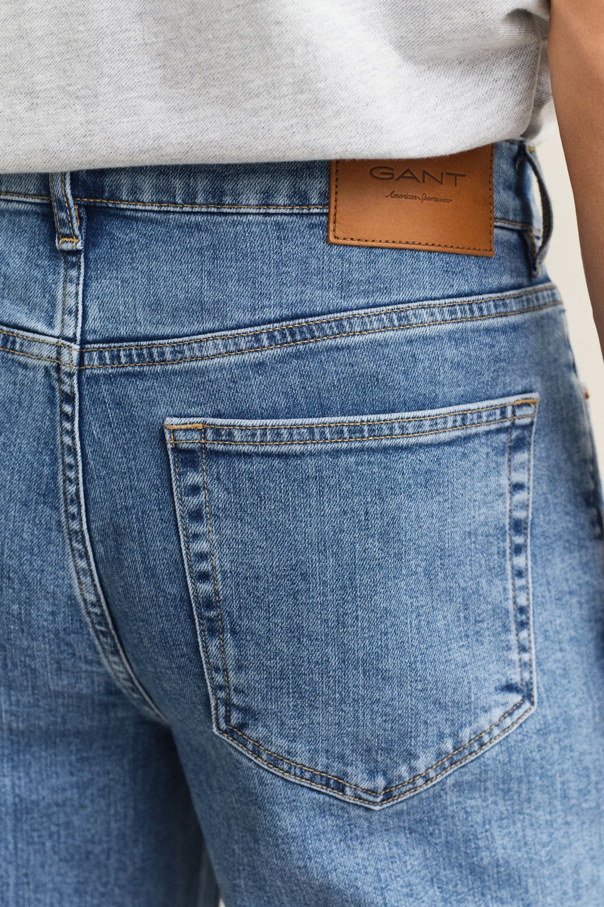 Reg clean wash jeans semi light blue