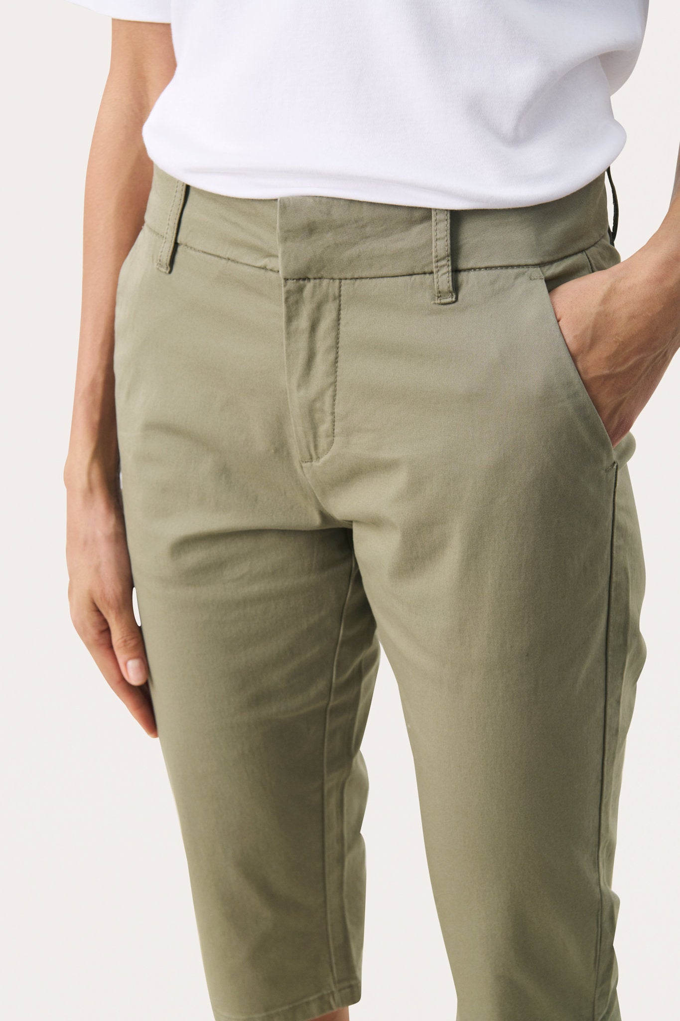 Renata Capri Pant Vetiver