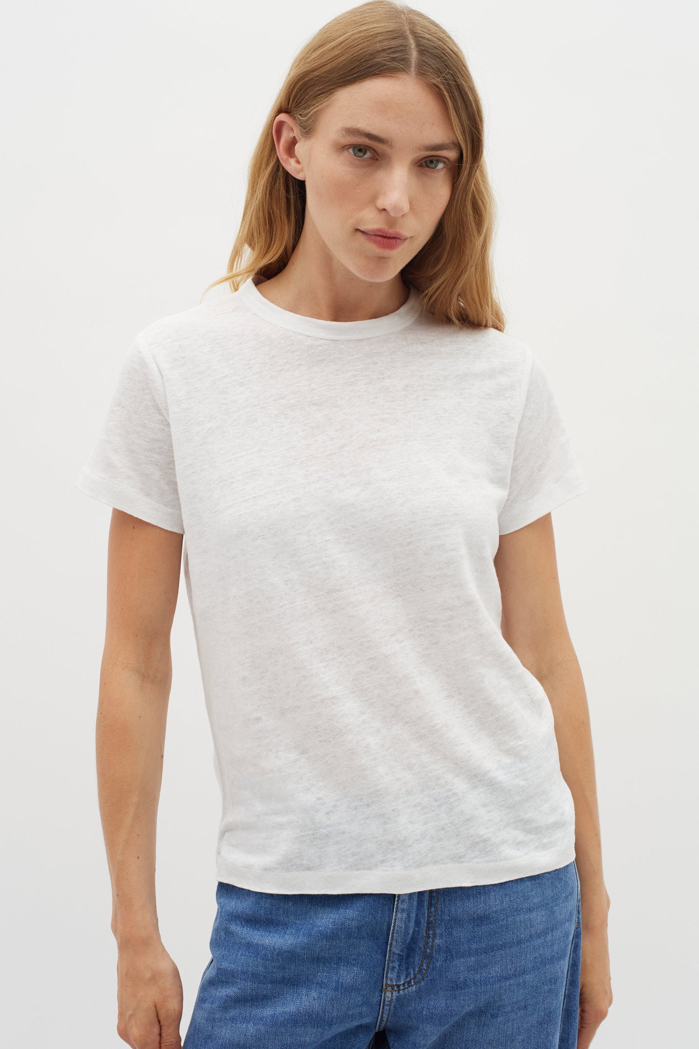 Alma T-shirt Pure White