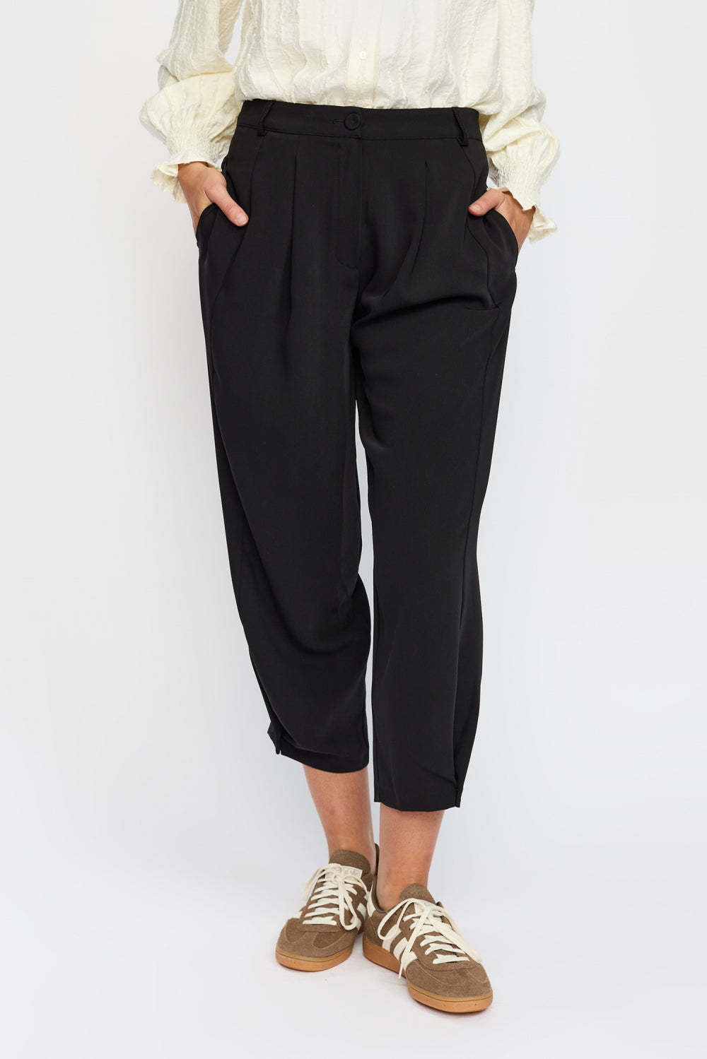 Olea Pants Black