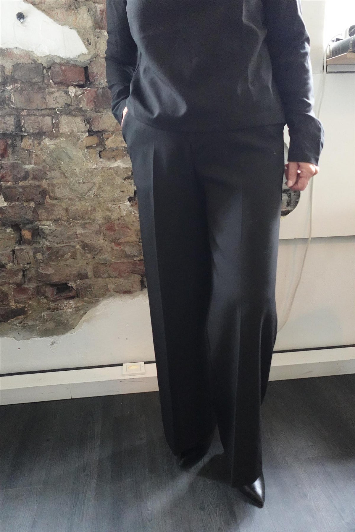 Reign Tailored Extra Wide Black