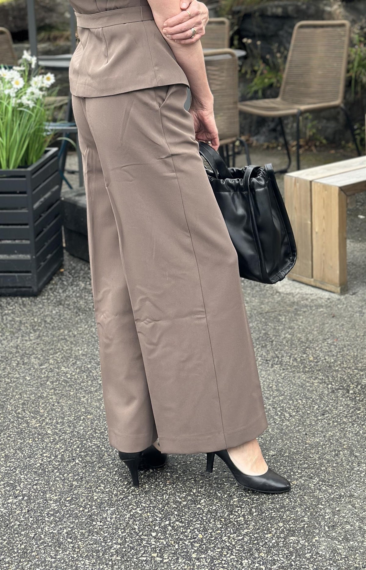 Reign Tailored Extra Wide Taupe Brown