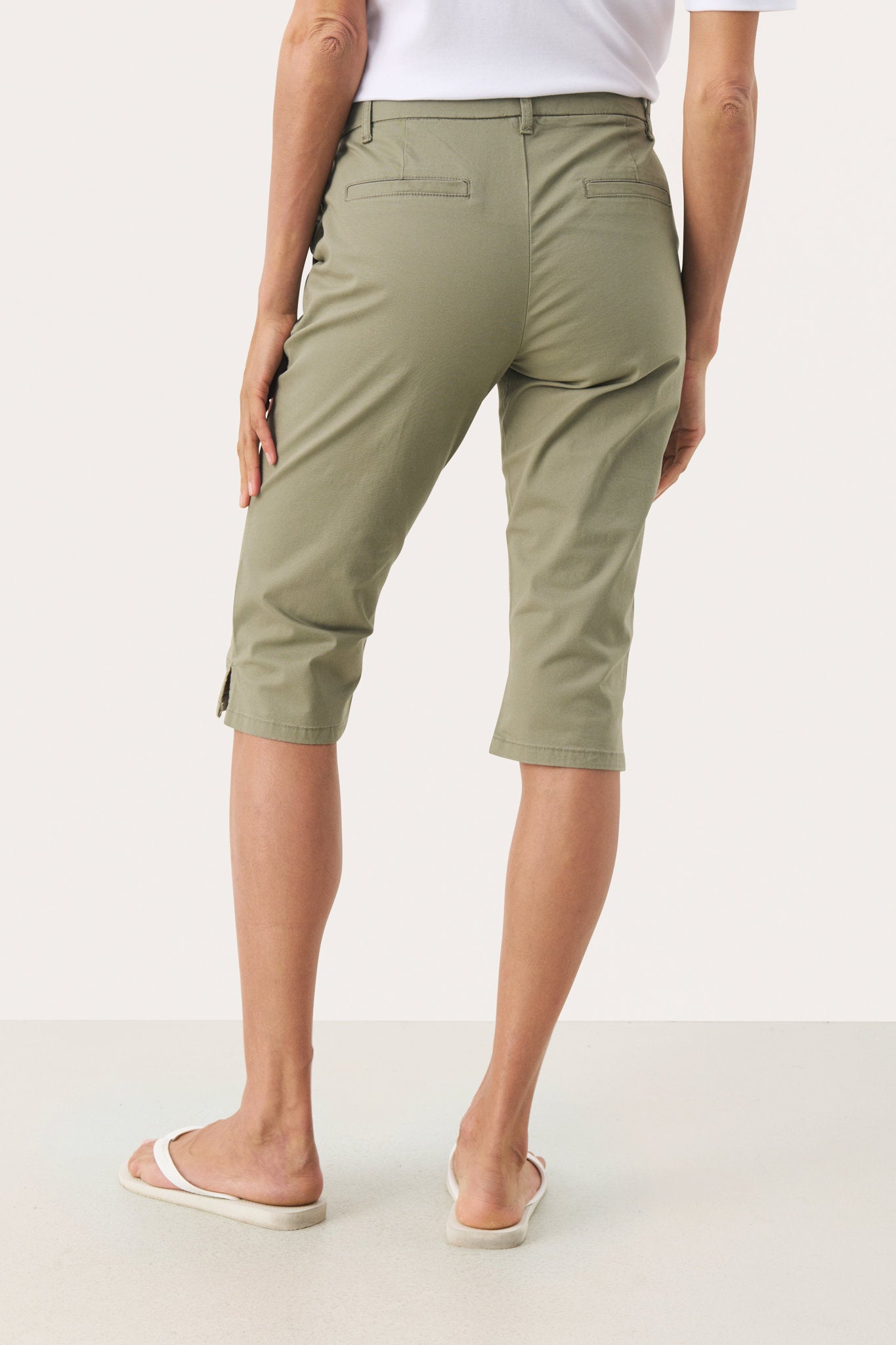 Renata Capri Pant Vetiver