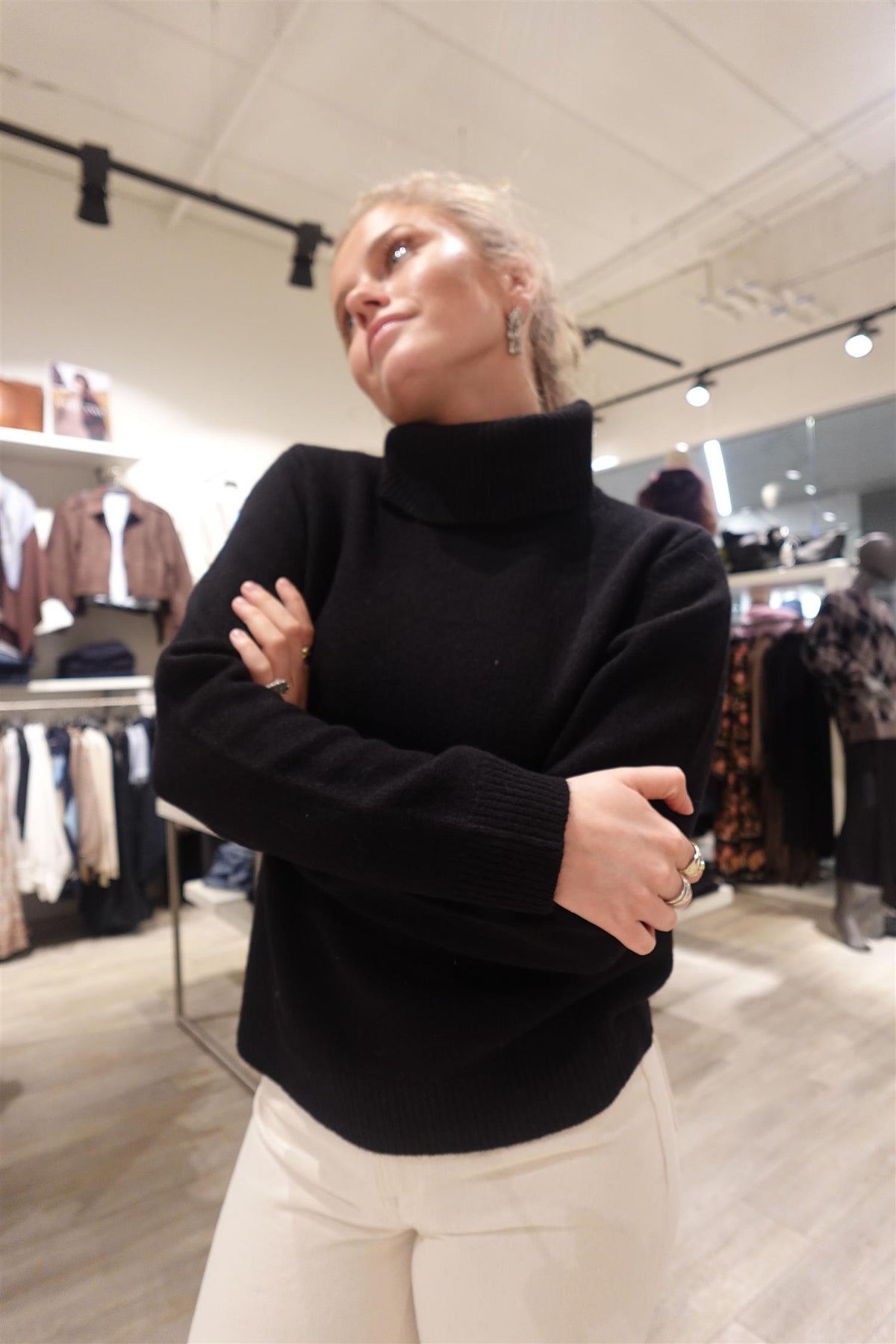 Fqwinka-Pullover Black