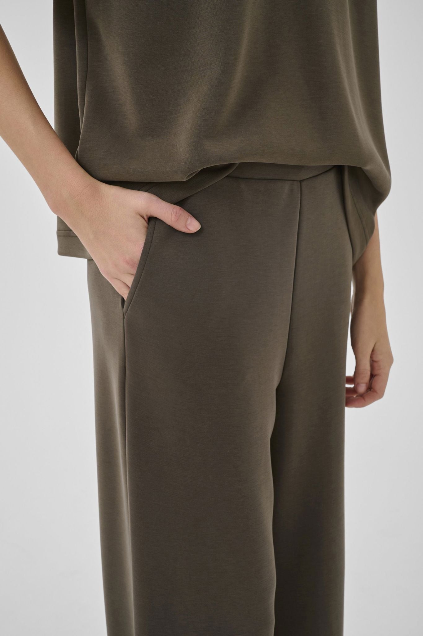 Mwhelle Wide Pant