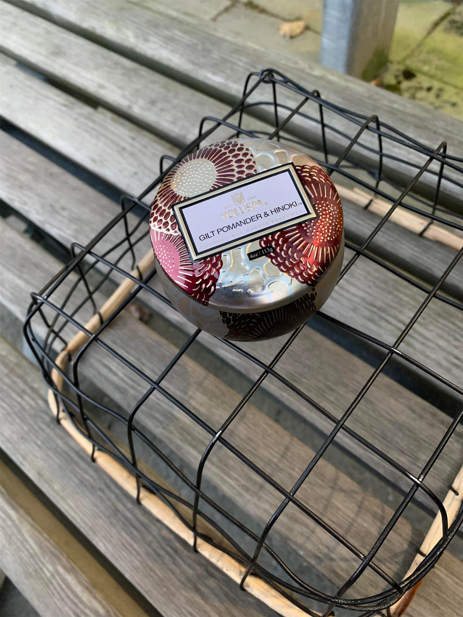 Dec Tin 25Tim Gilt Pomander & Hinoki