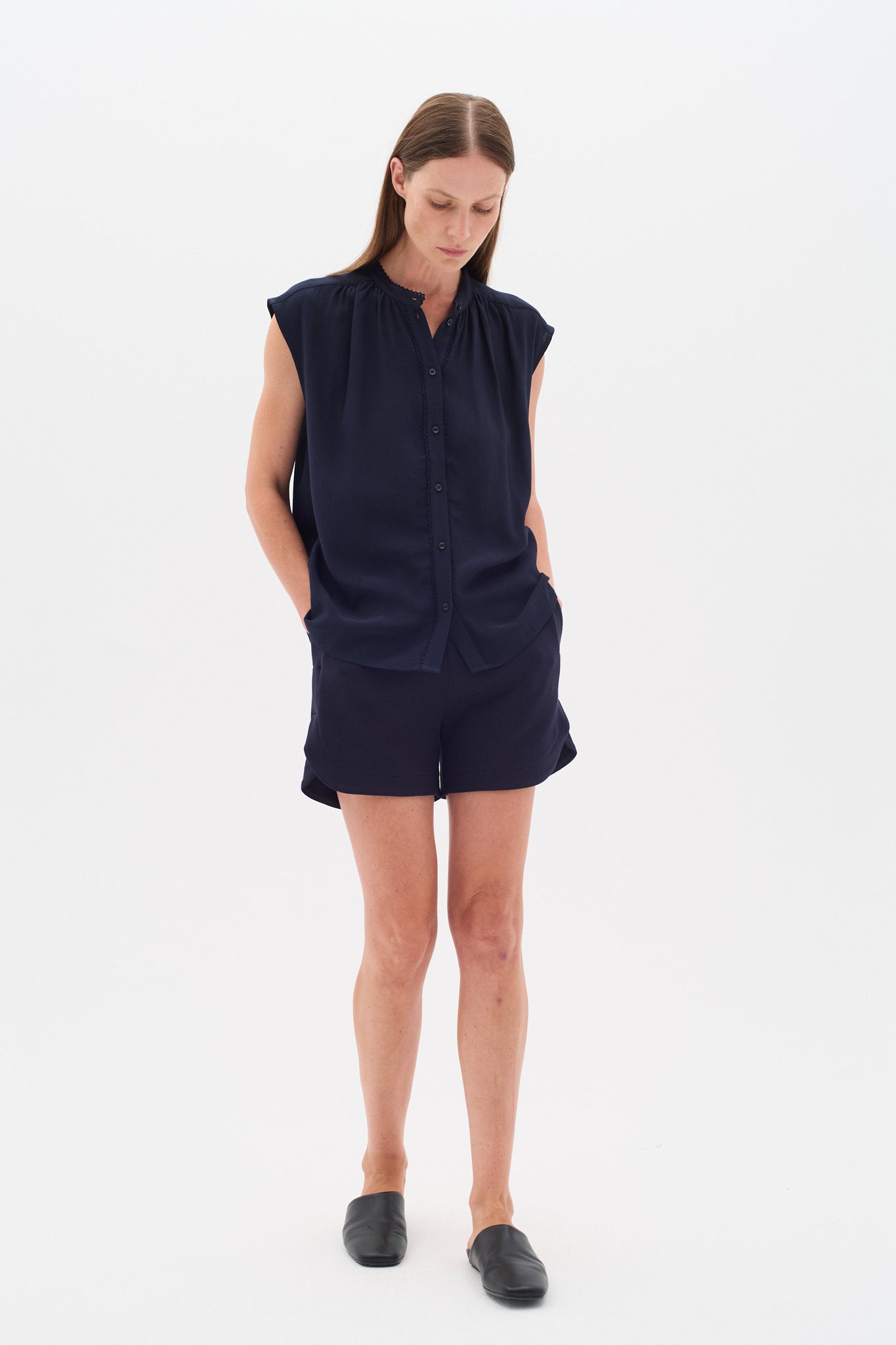 Hennieh Vincent Shorts Marine Blue