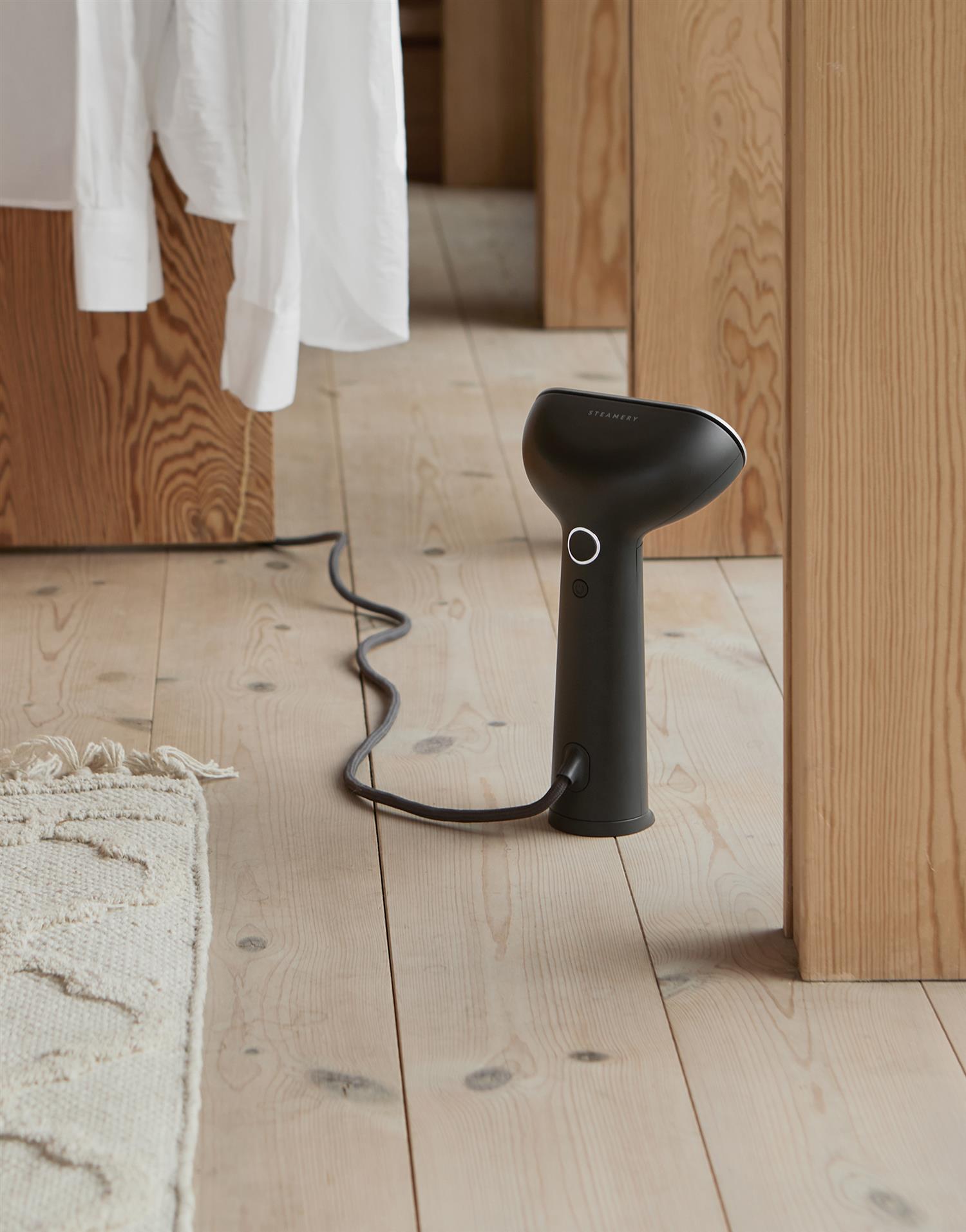 Cirrus no.3 Iron Steamer Charcoal