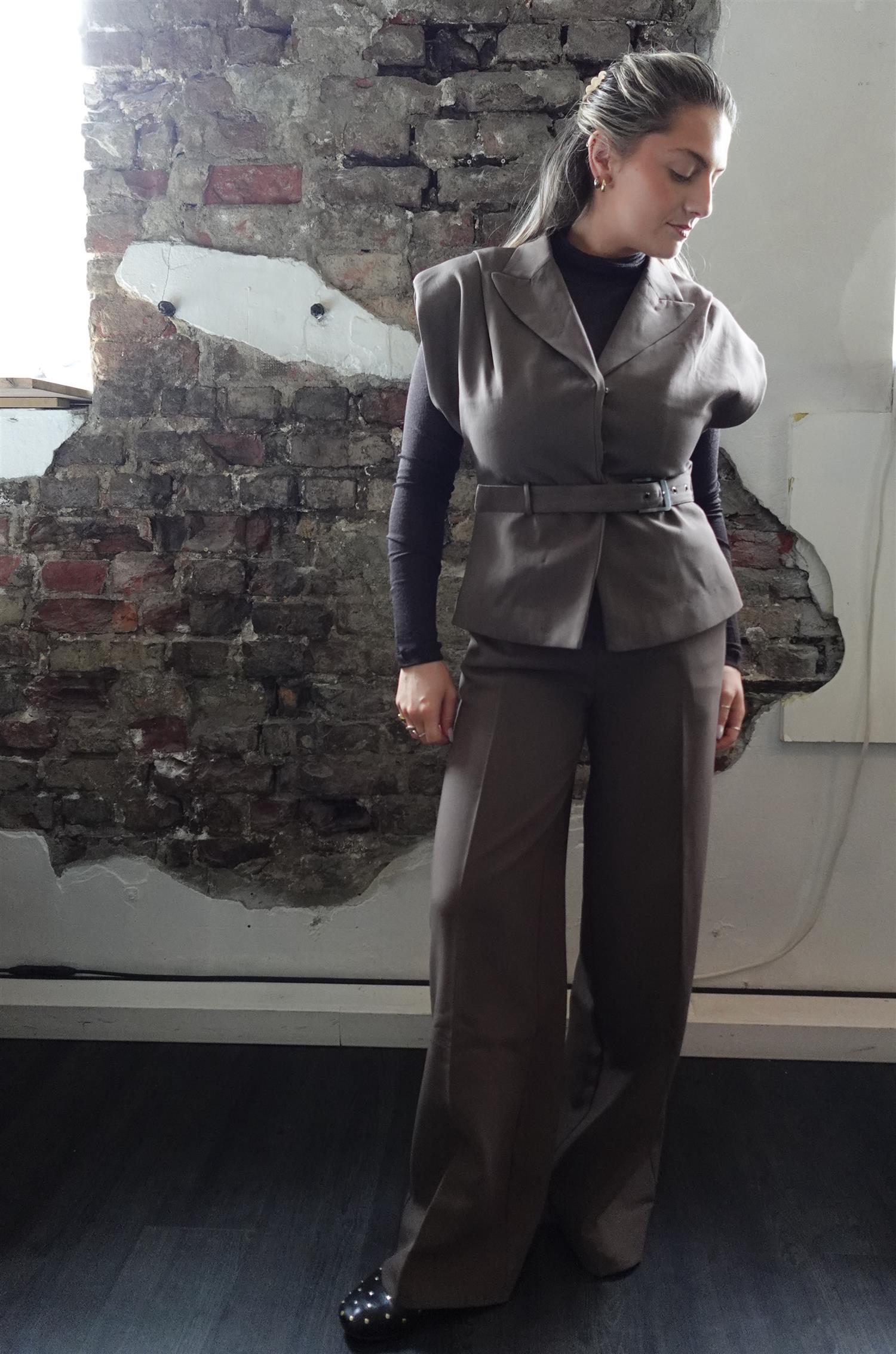 Reign Tailored Extra Wide Taupe Brown