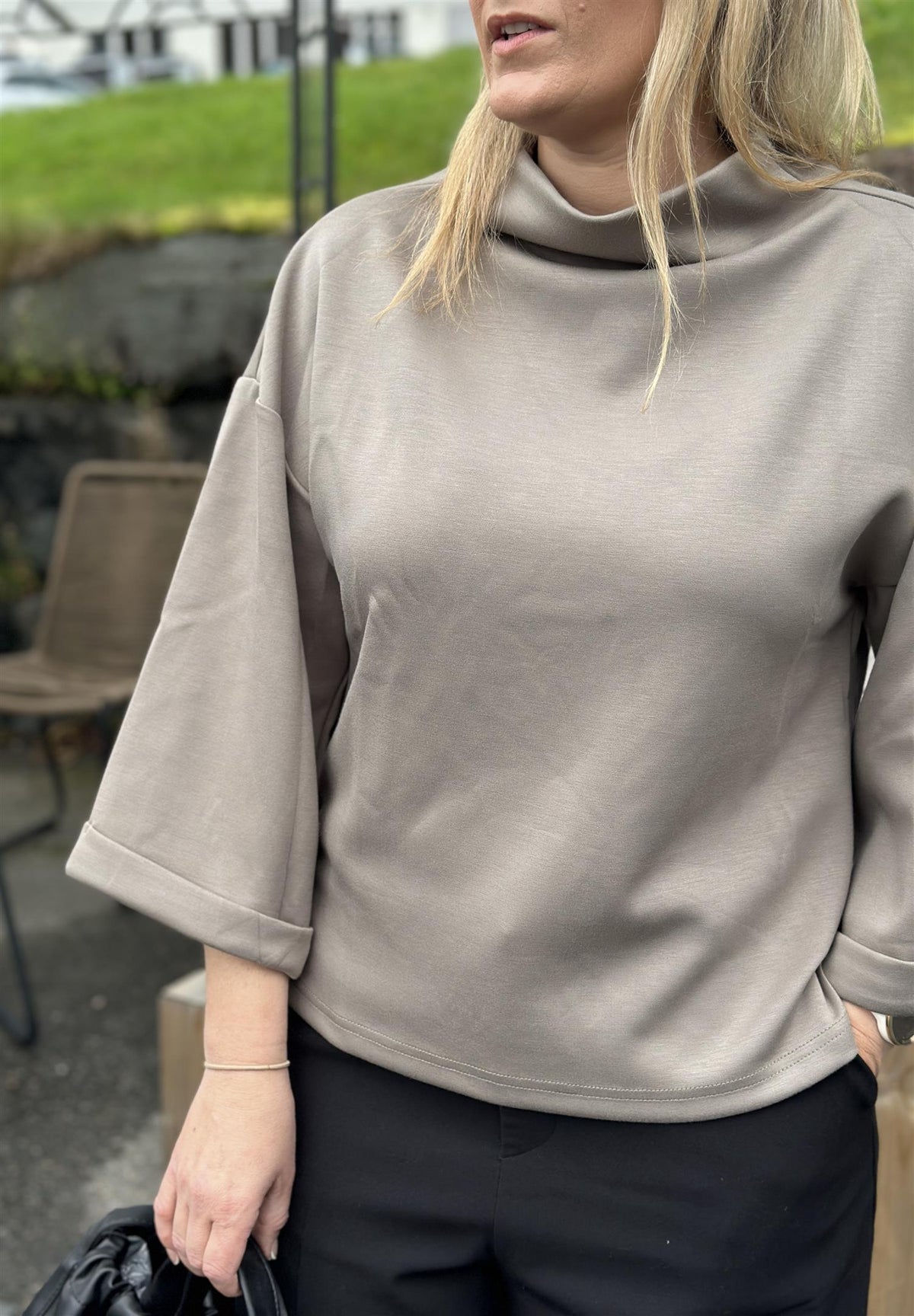 Elle Top Stone Sand