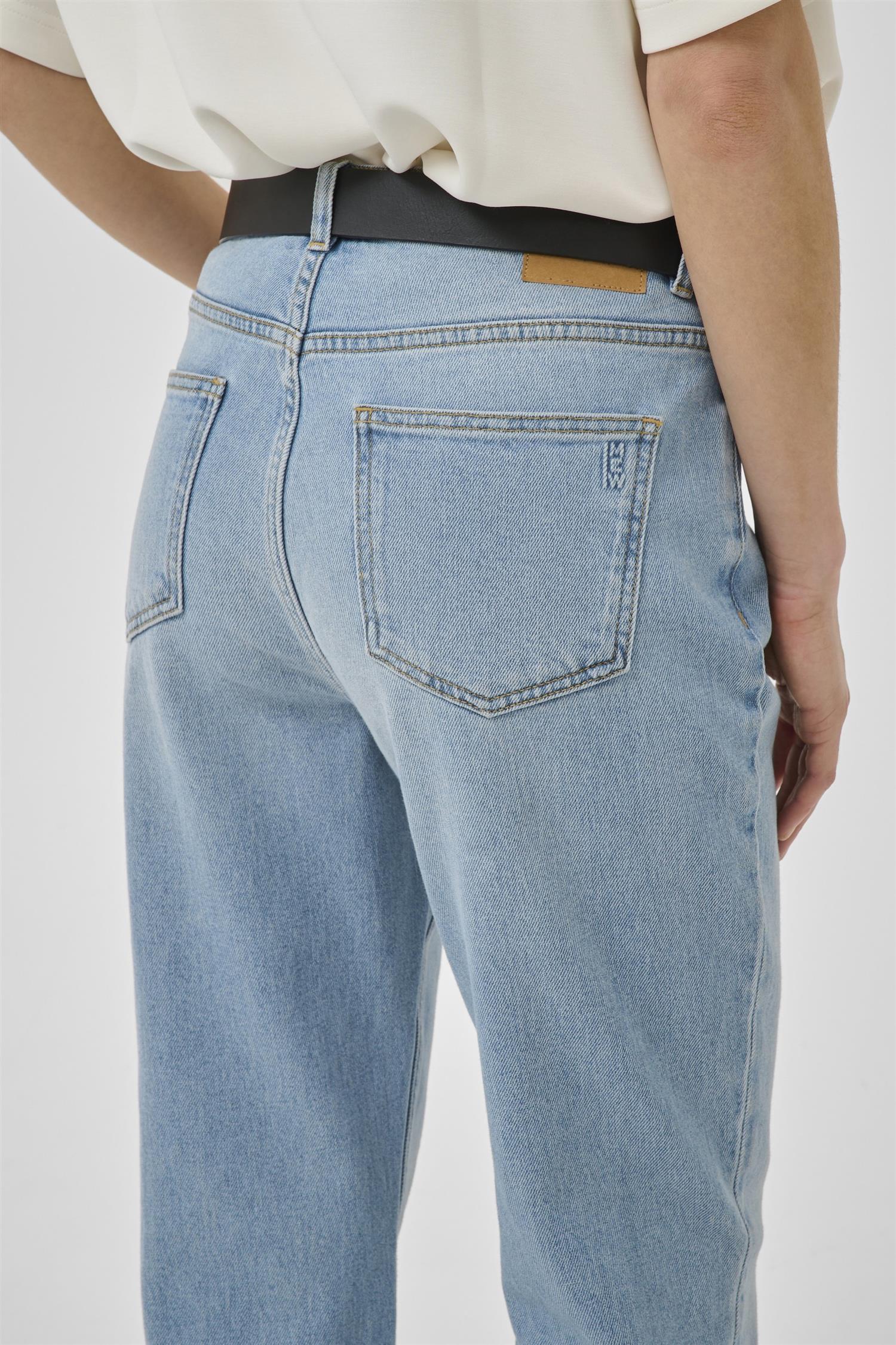 07 The Isa 139 High Straight Jeans Light Blue