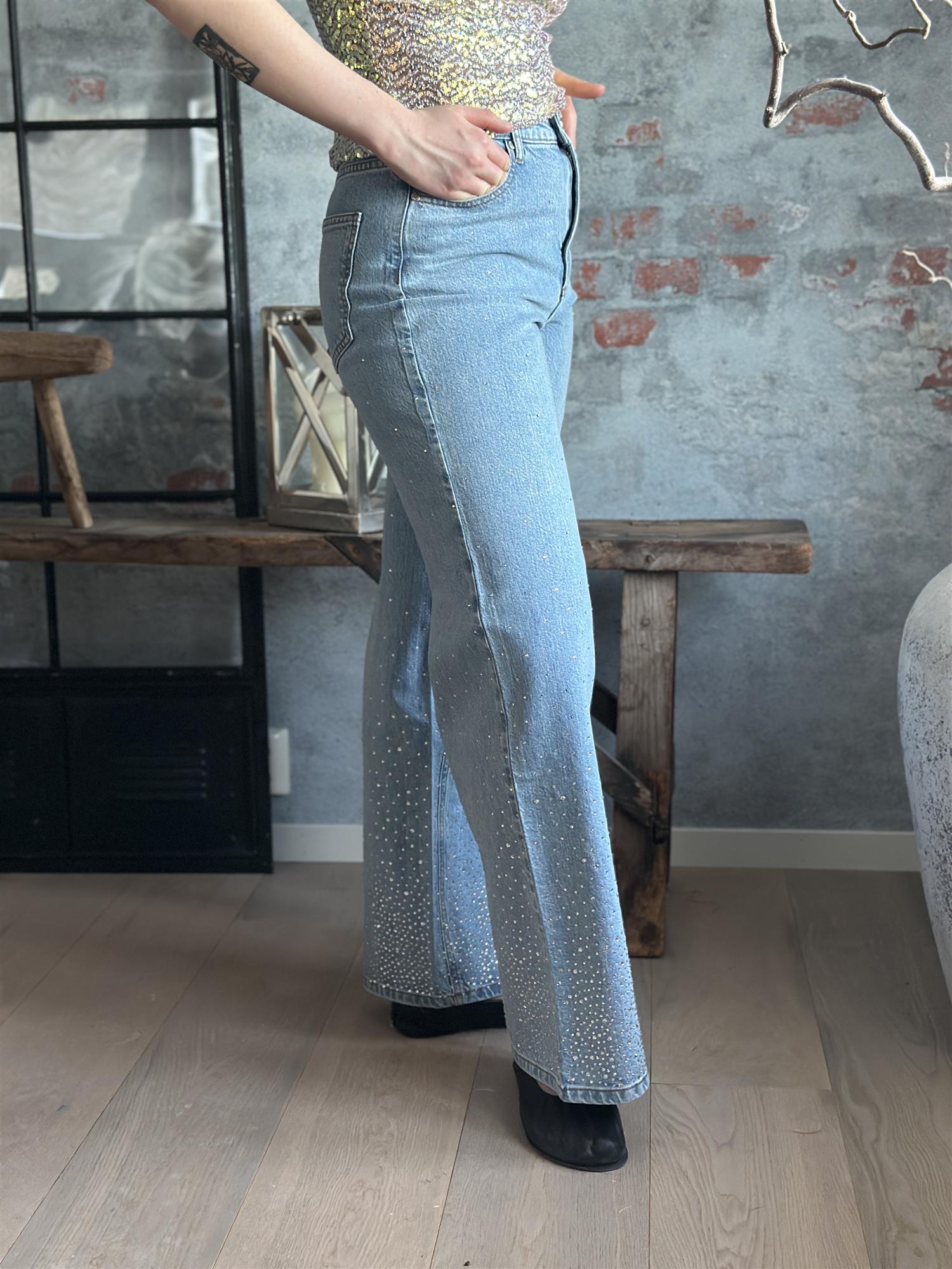 AbbyFV 745 Light Rinse Rhinestone