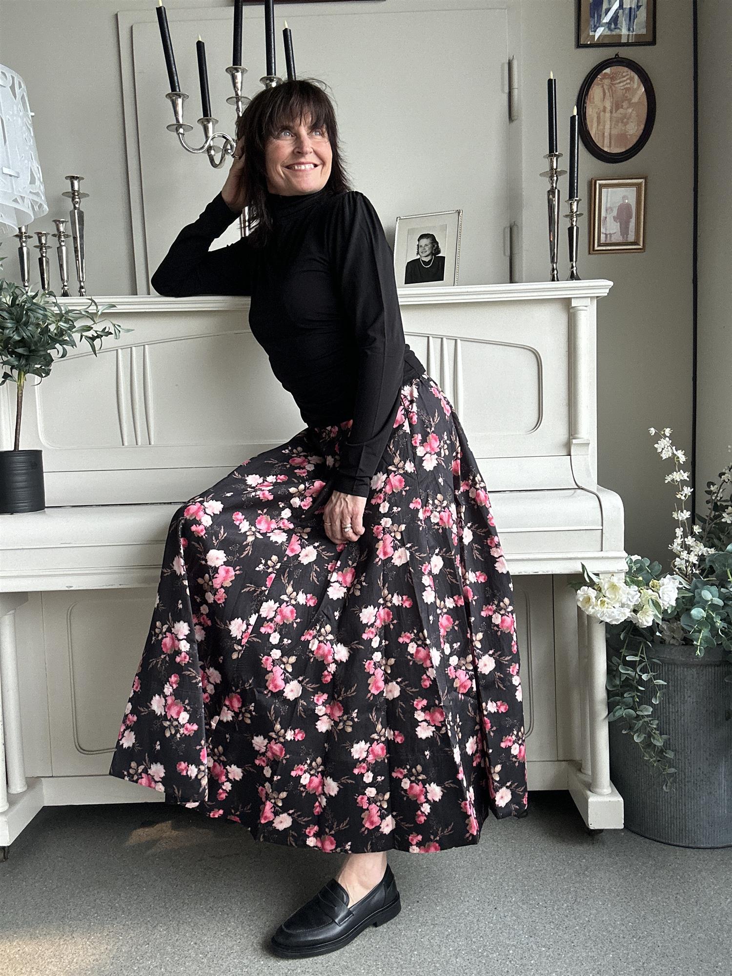 Taffeta Maxi Skirt Falling Flowers