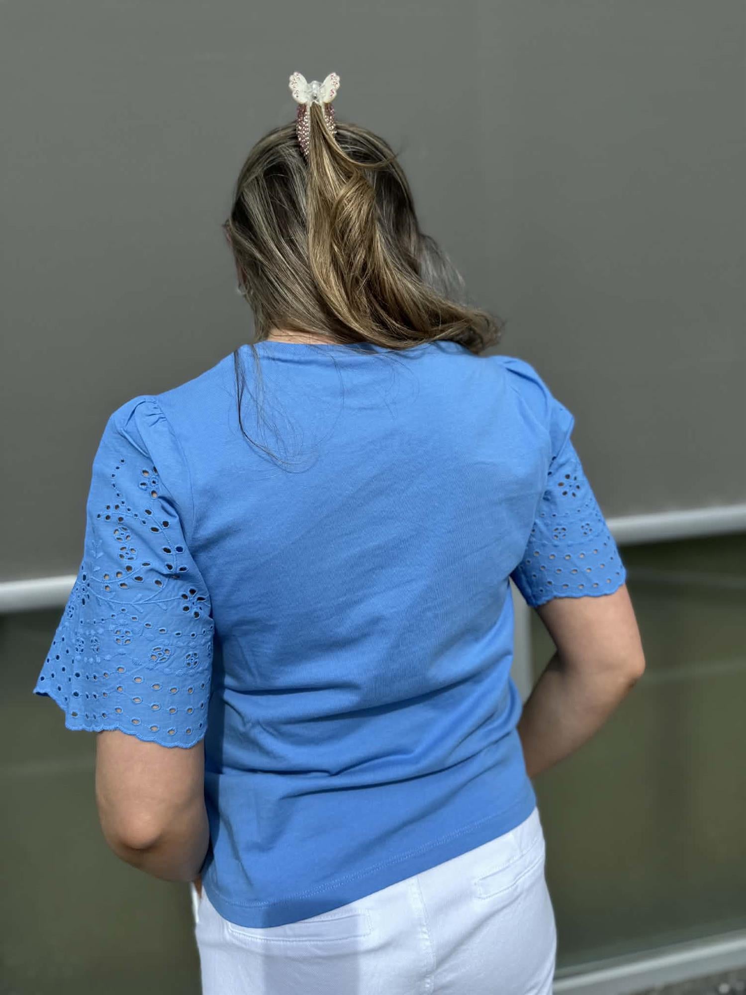 Yaslex Ss Top W. Emb Sleeves Marina
