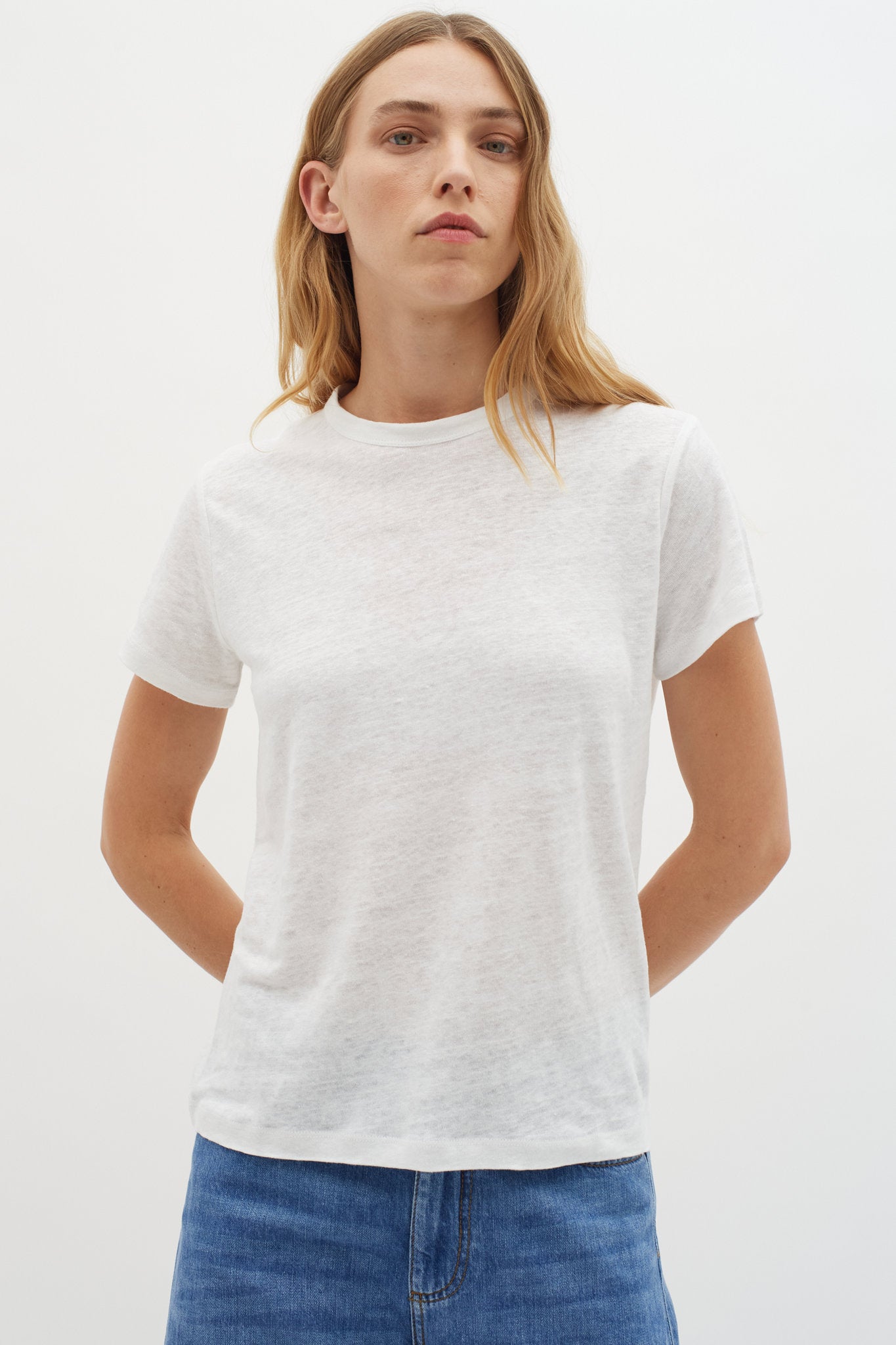 Alma T-shirt Pure White