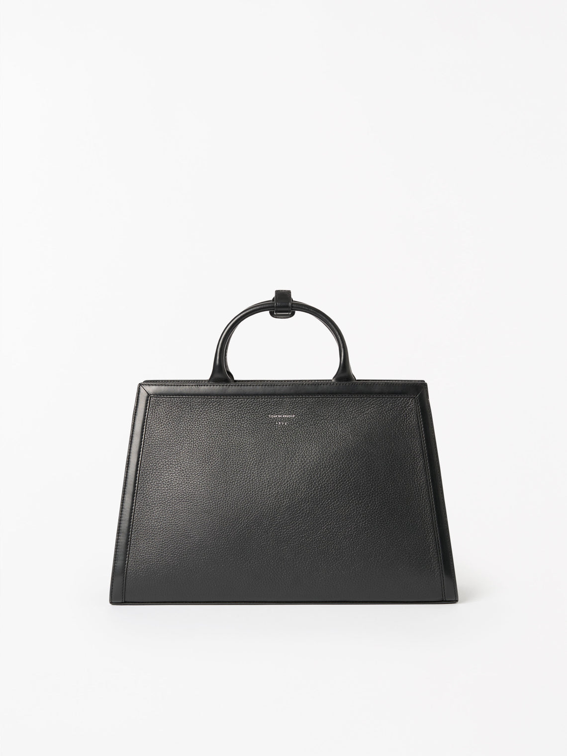 Acori Black