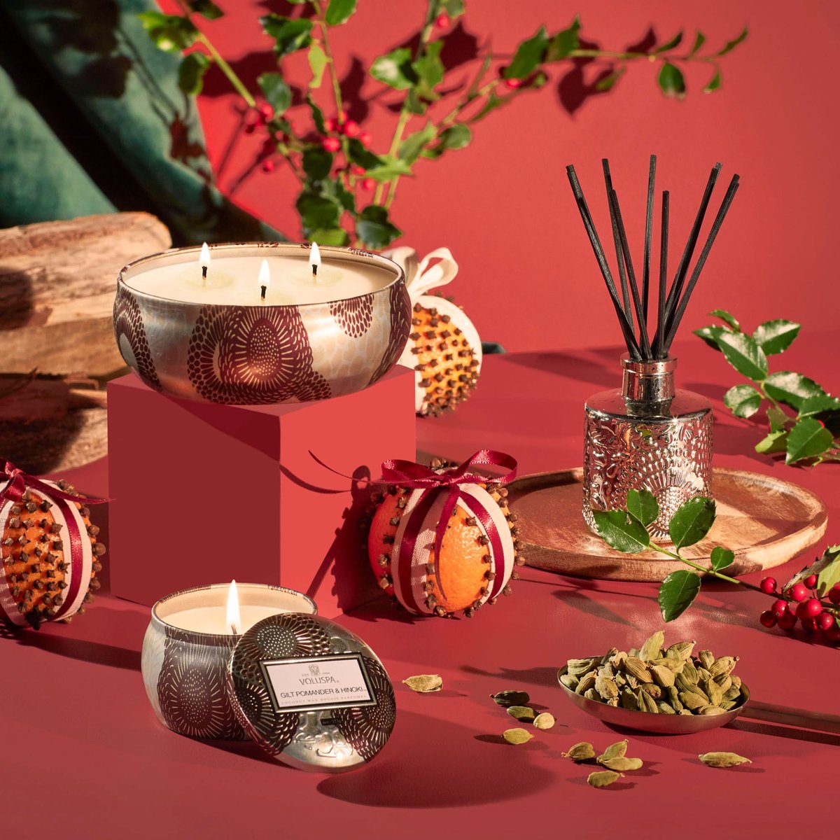 Dec Tin 25Tim Gilt Pomander & Hinoki