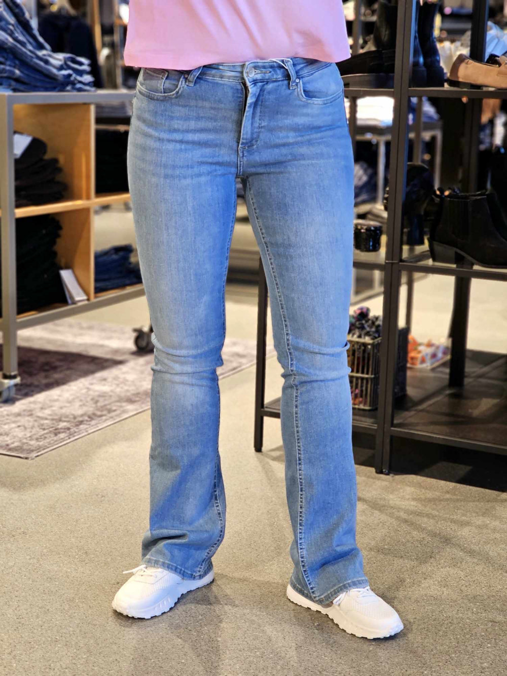 Onlblush Mid Flared Light Blue Denim