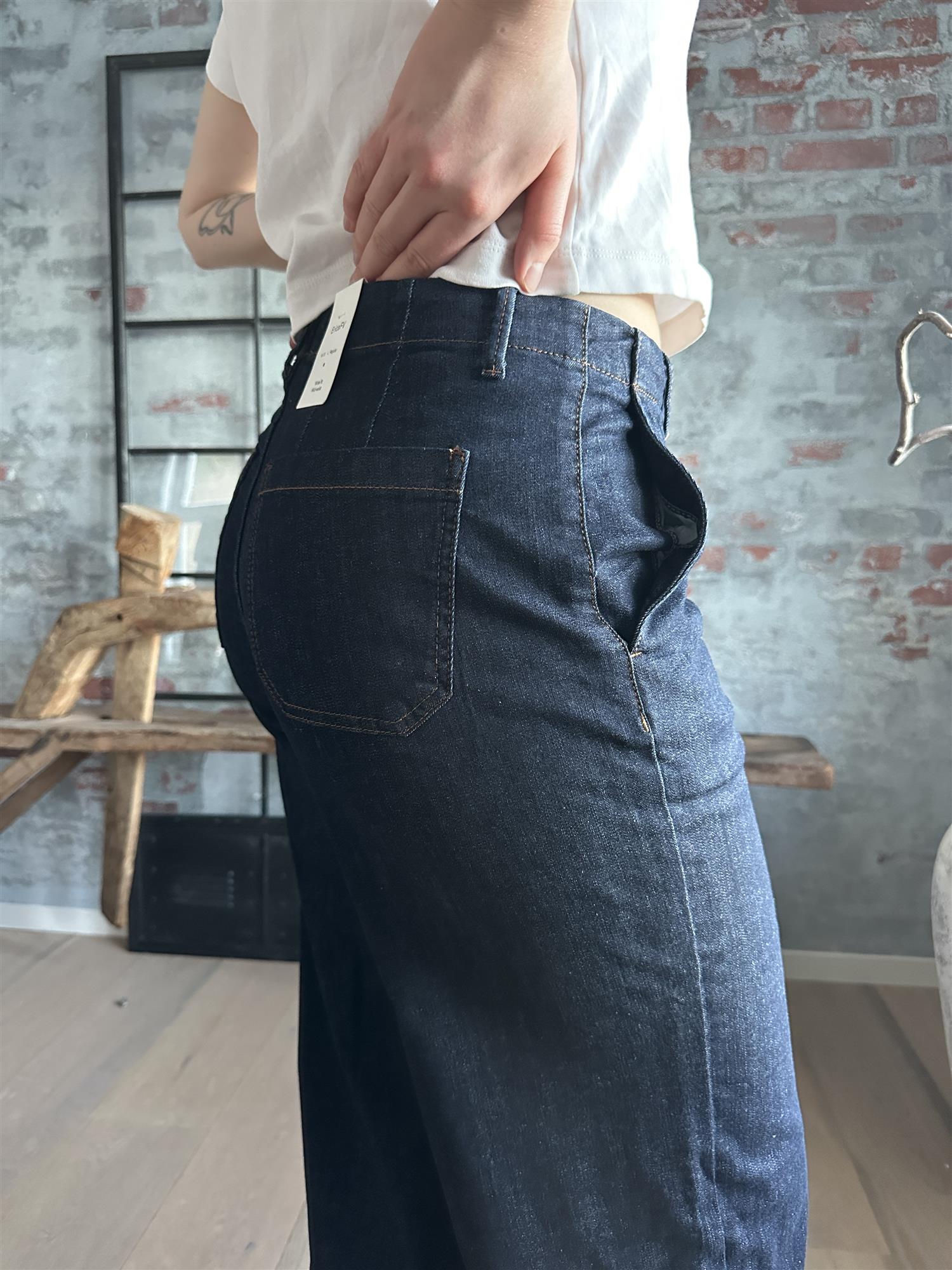 EricaFV 420 RCS-Blended Dark Rinse/Regular