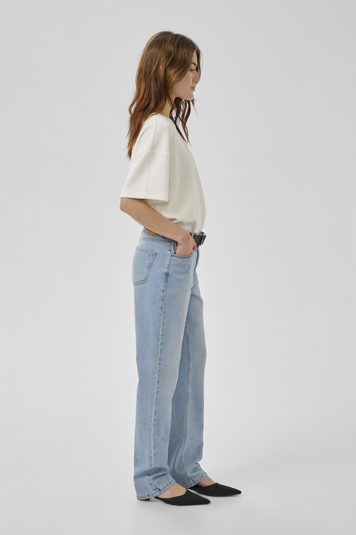 07 The Isa 139 High Straight Jeans Light Blue