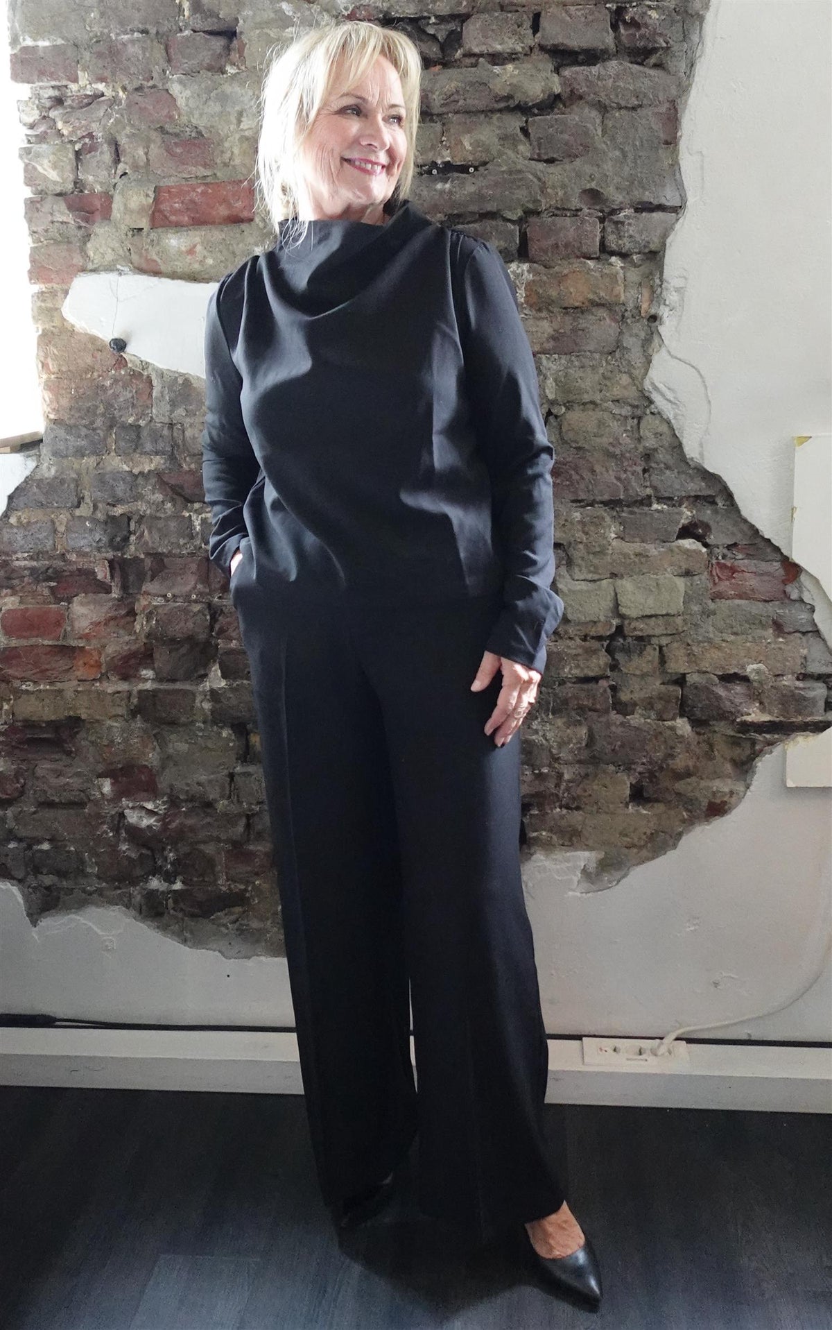 Reign Tailored Extra Wide Black
