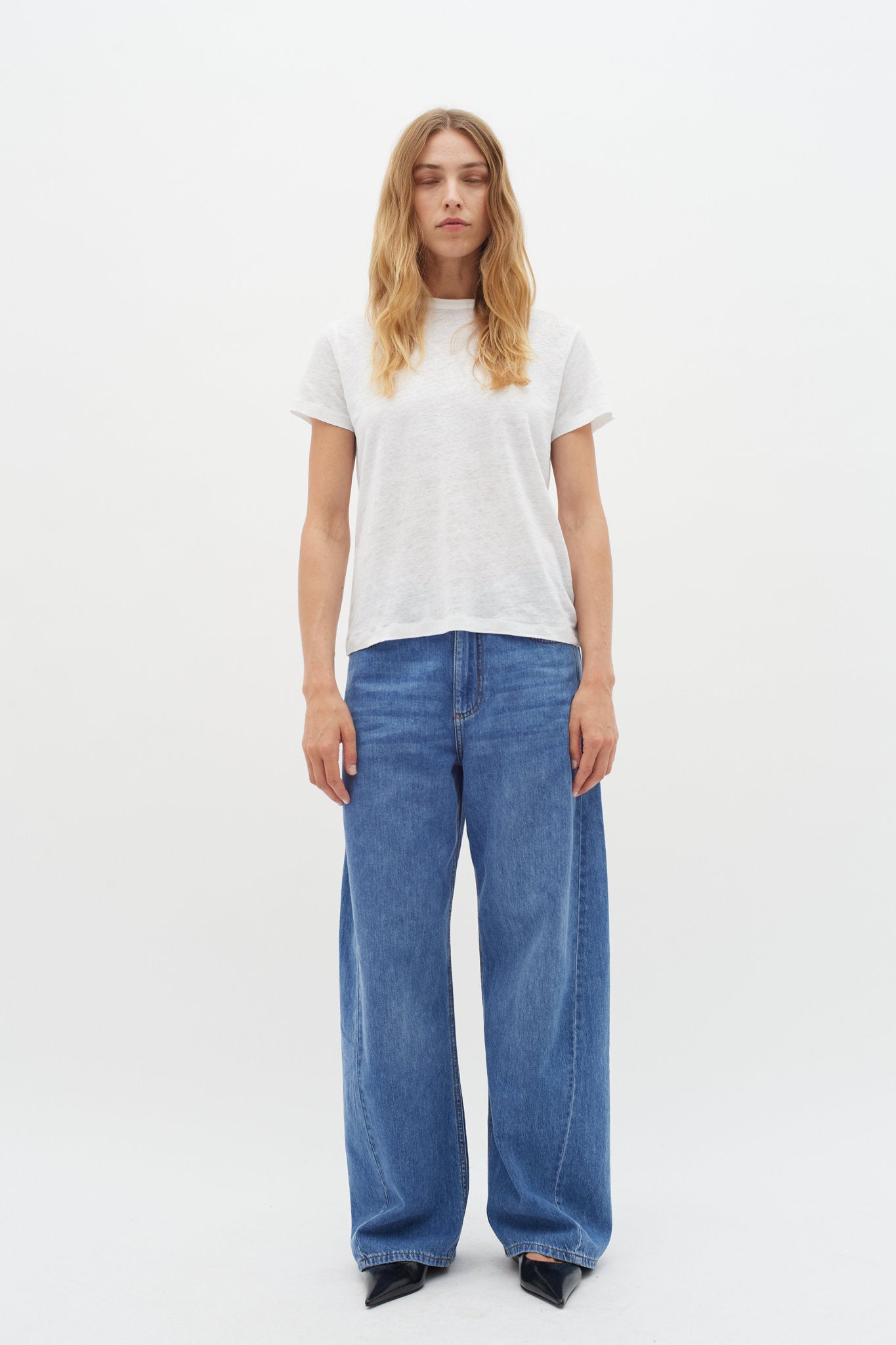 Alma T-shirt Pure White