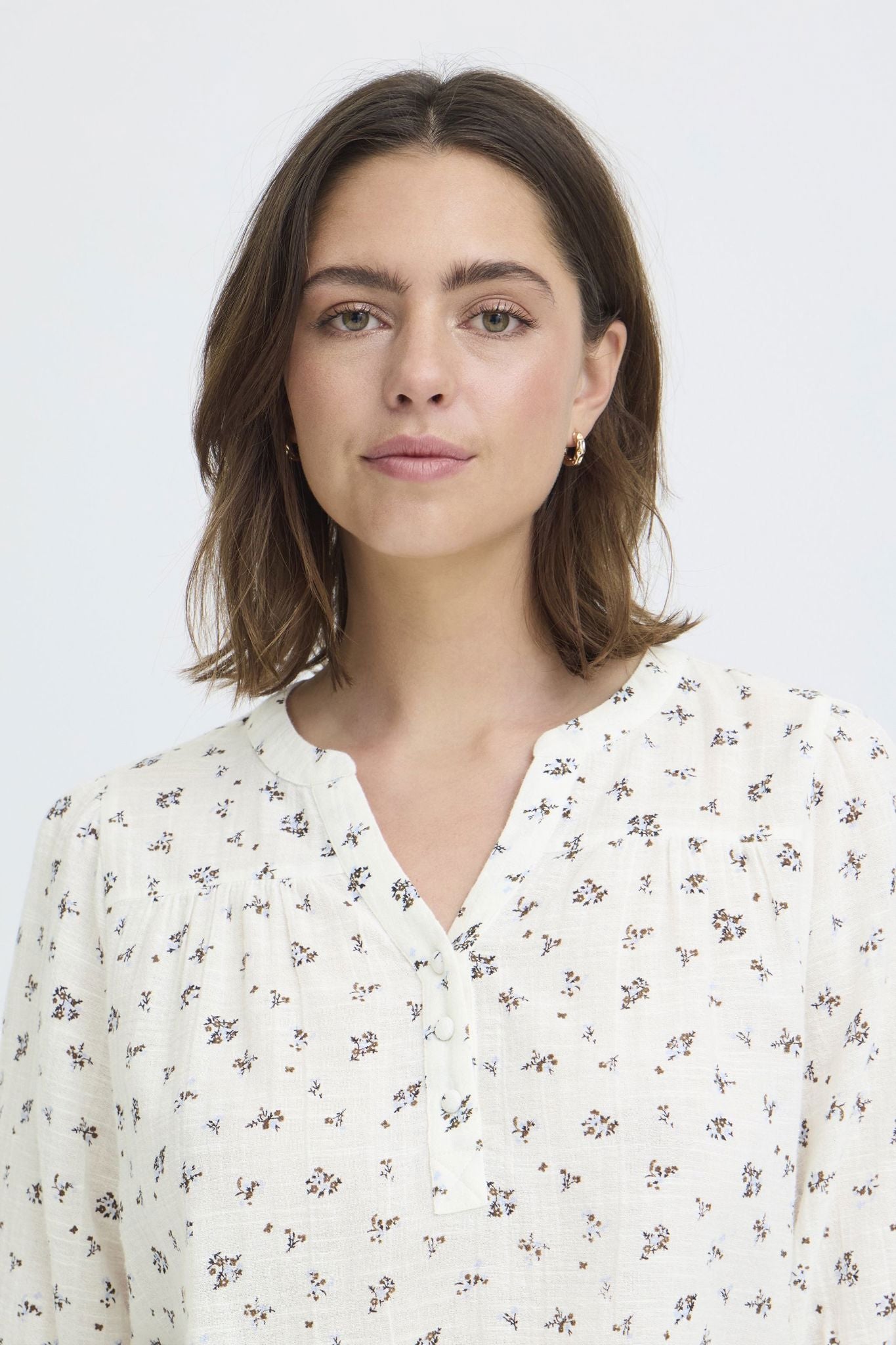 Frbobbi Blouse 1 Cream w Brown Blue Floral