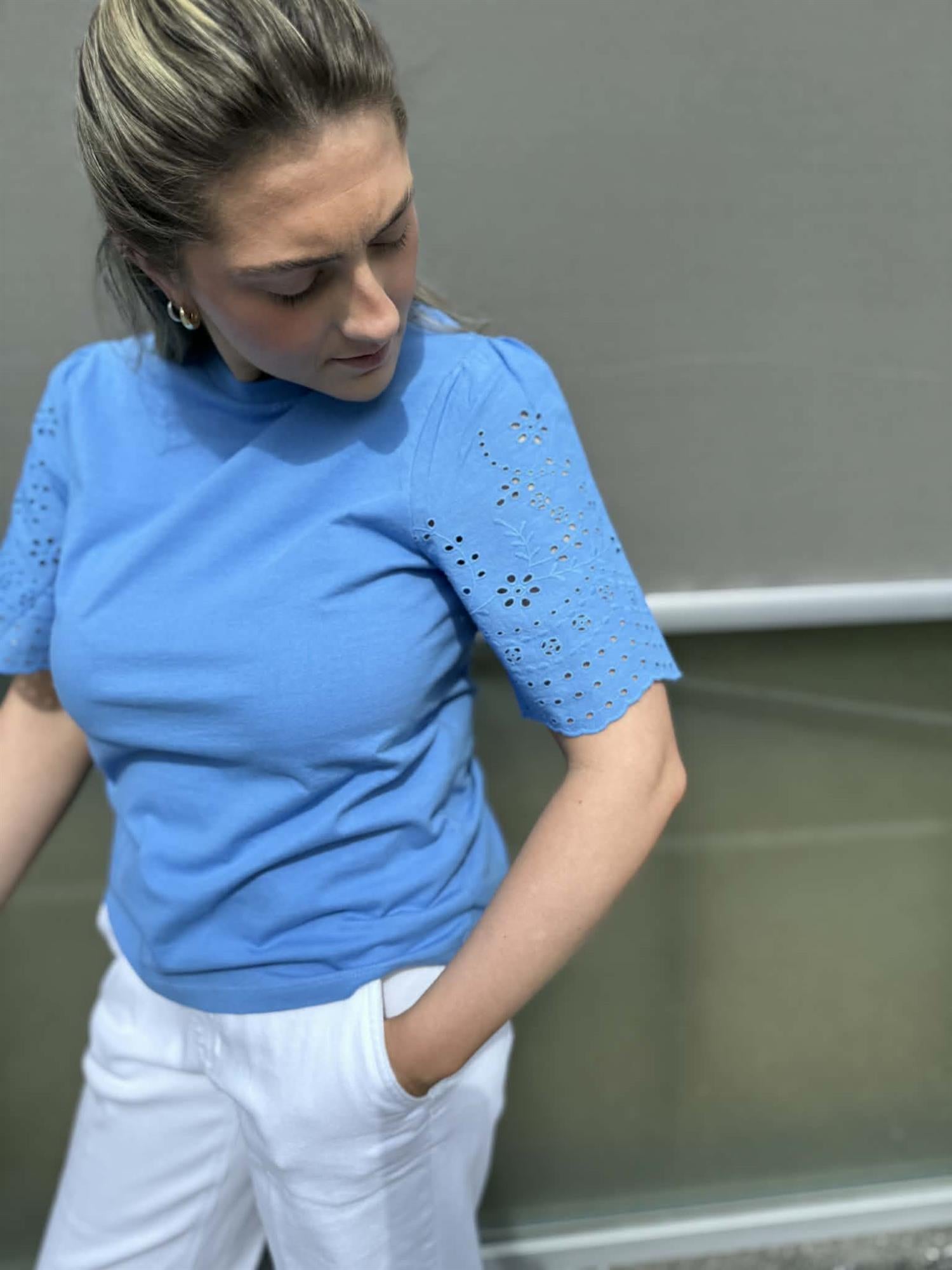 Yaslex Ss Top W. Emb Sleeves Marina