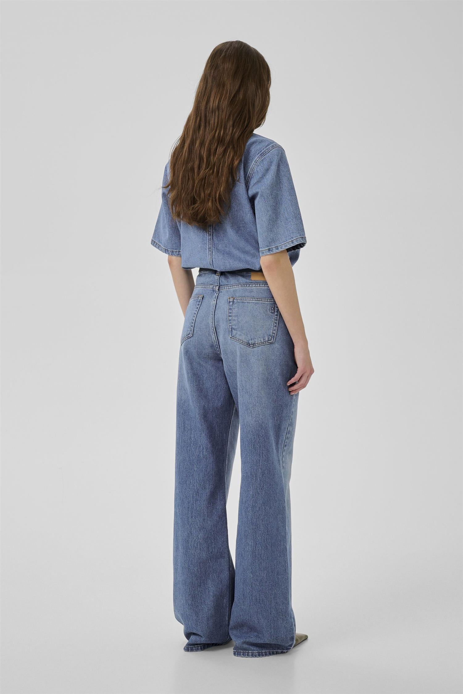 05 The Louis 139High Wide Medium Blue