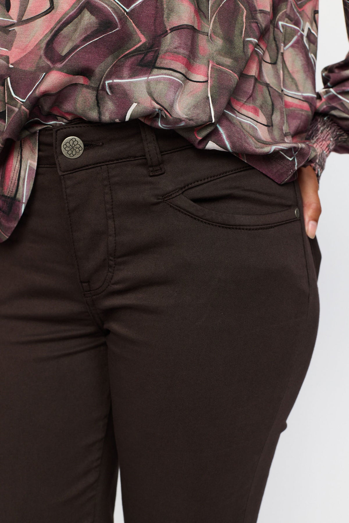Bodil Dark Brown