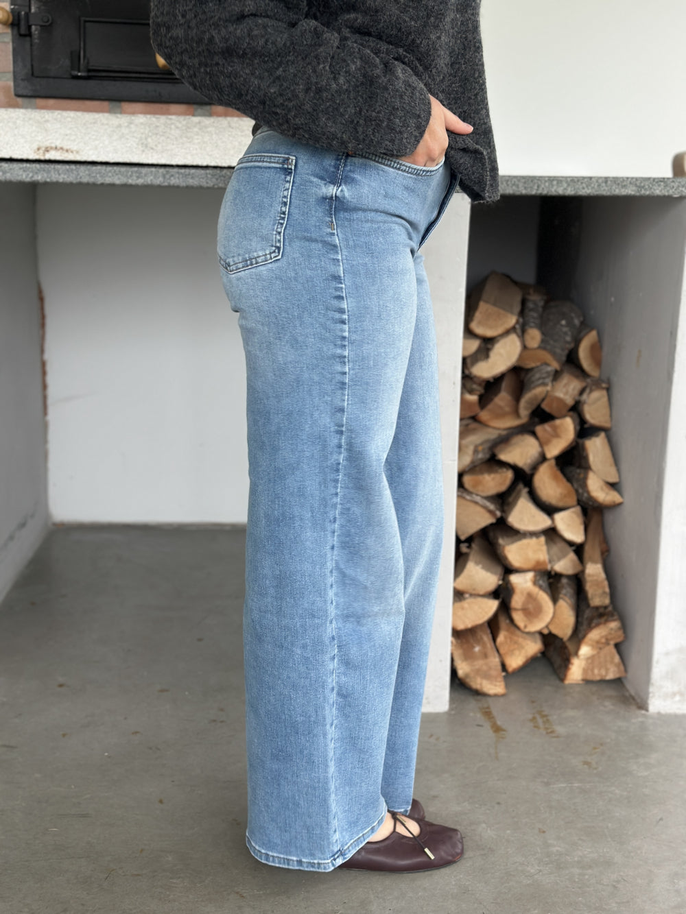 Madison Blush HW Wide Light BLue Denim