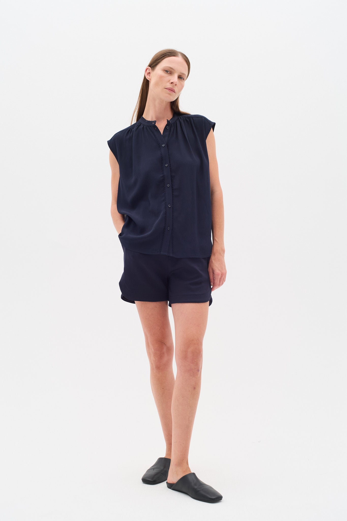 Hennieh Vincent Shorts Marine Blue